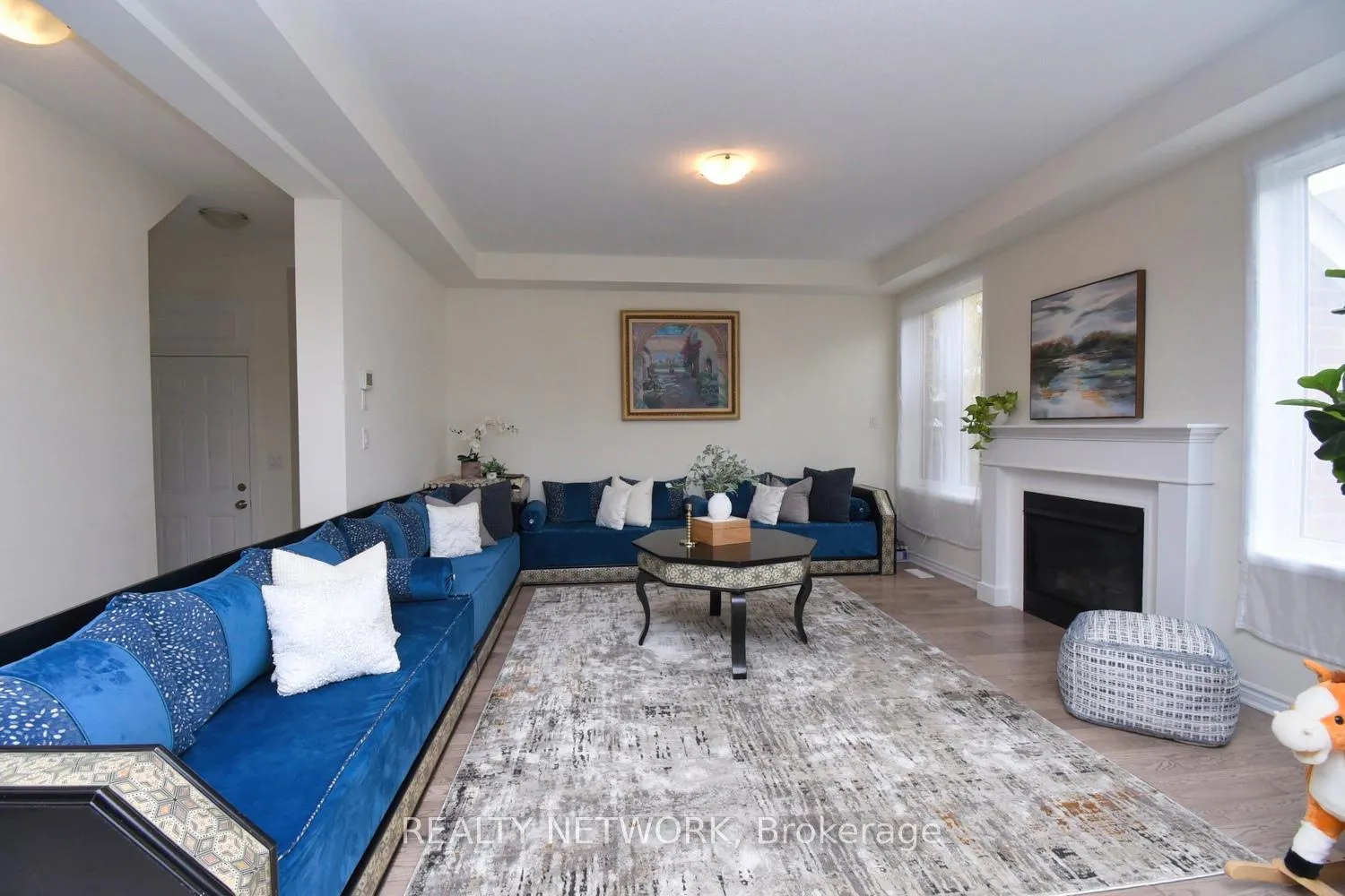 Photo 9 of 56 Forest Ridge Drive, Hamilton, Waterdown — HOMEH