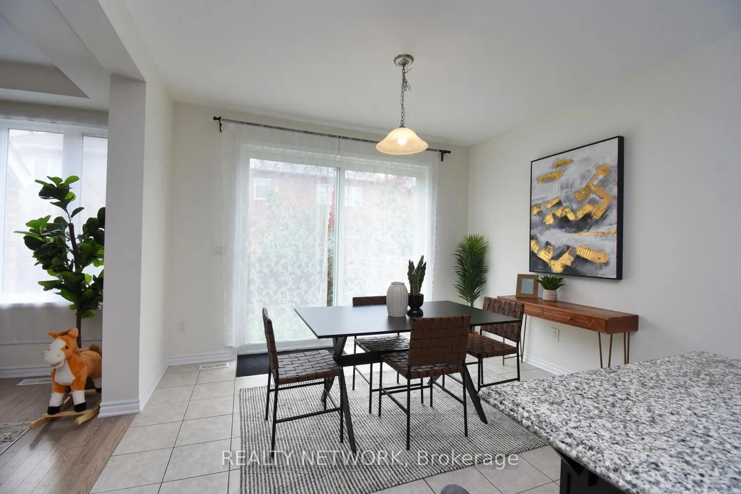 Photo 10 of 56 Forest Ridge Drive, Hamilton, Waterdown — HOMEH