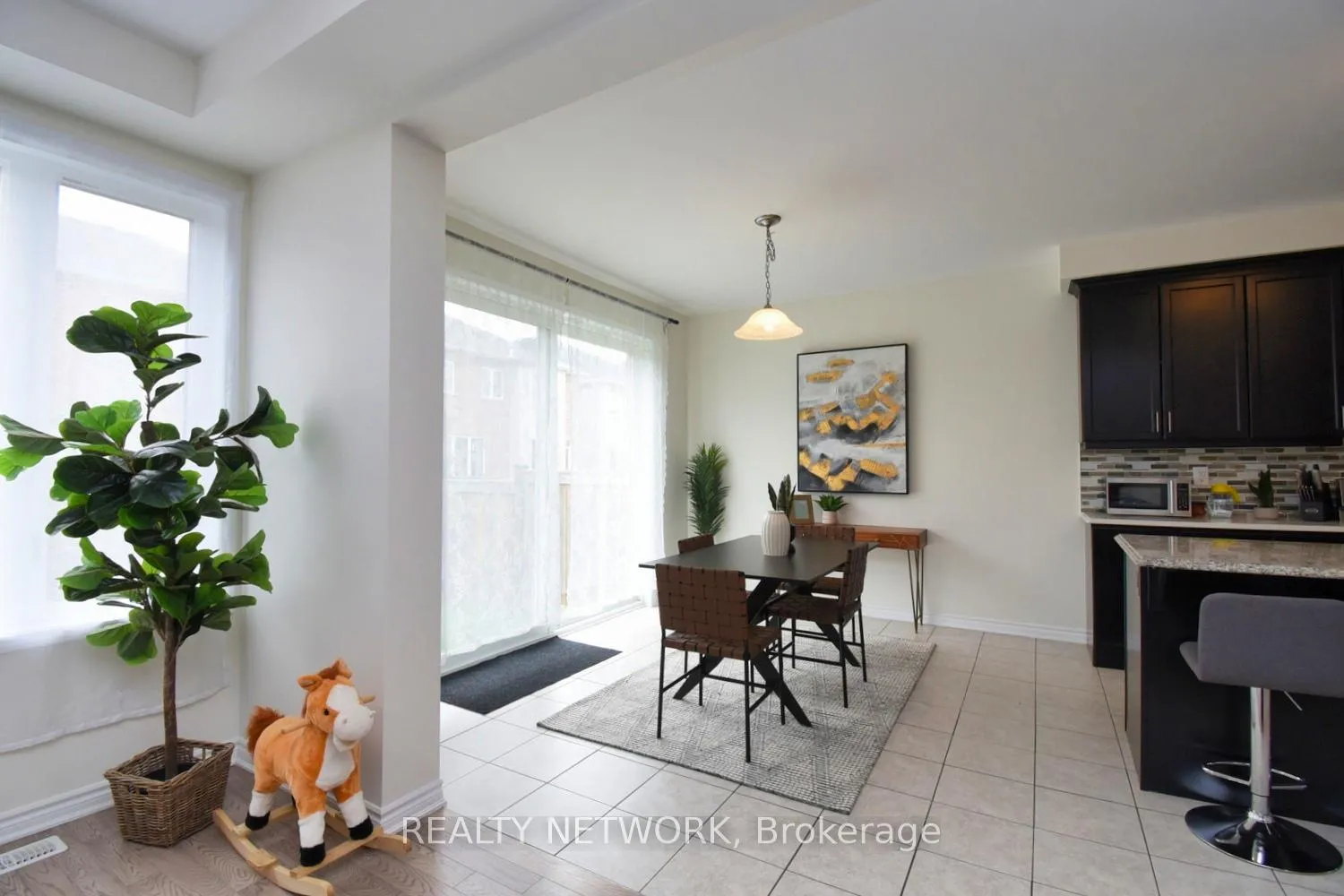 Photo 11 of 56 Forest Ridge Drive, Hamilton, Waterdown — HOMEH