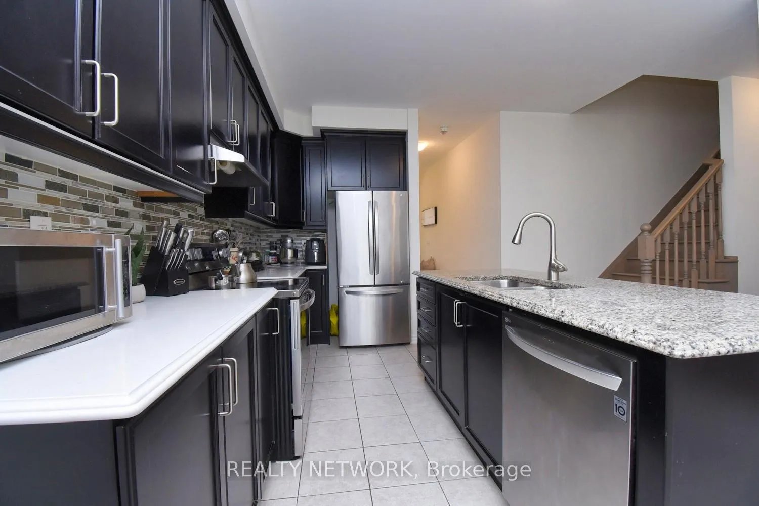 Photo 13 of 56 Forest Ridge Drive, Hamilton, Waterdown — HOMEH
