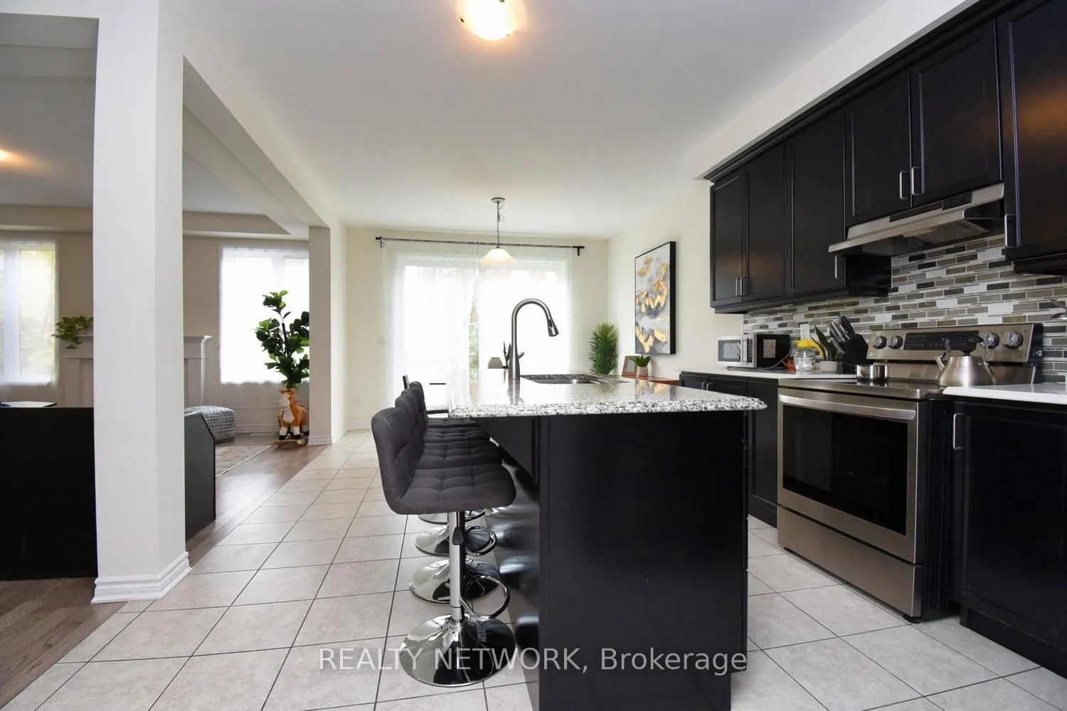 Photo 16 of 56 Forest Ridge Drive, Hamilton, Waterdown — HOMEH