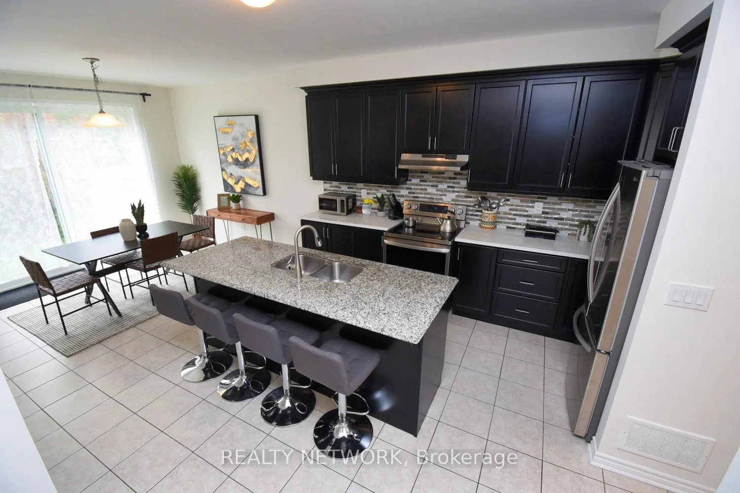 Photo 17 of 56 Forest Ridge Drive, Hamilton, Waterdown — HOMEH