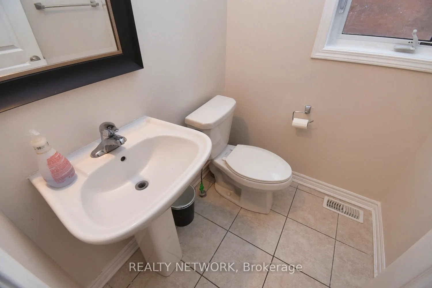 Photo 19 of 56 Forest Ridge Drive, Hamilton, Waterdown — HOMEH