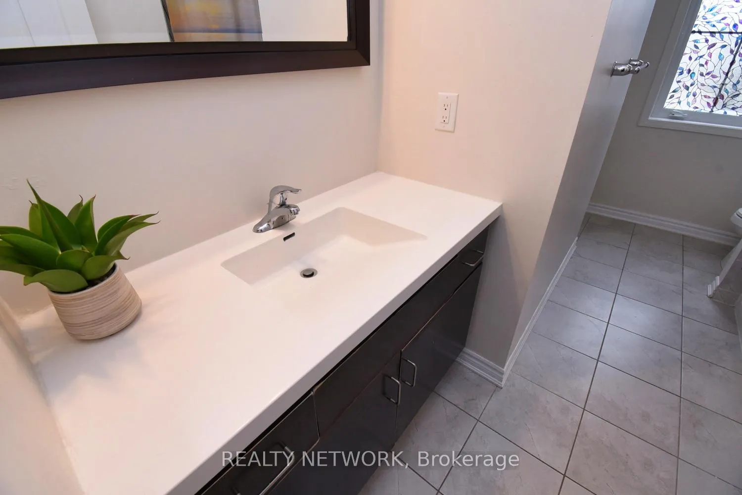 Photo 28 of 56 Forest Ridge Drive, Hamilton, Waterdown — HOMEH