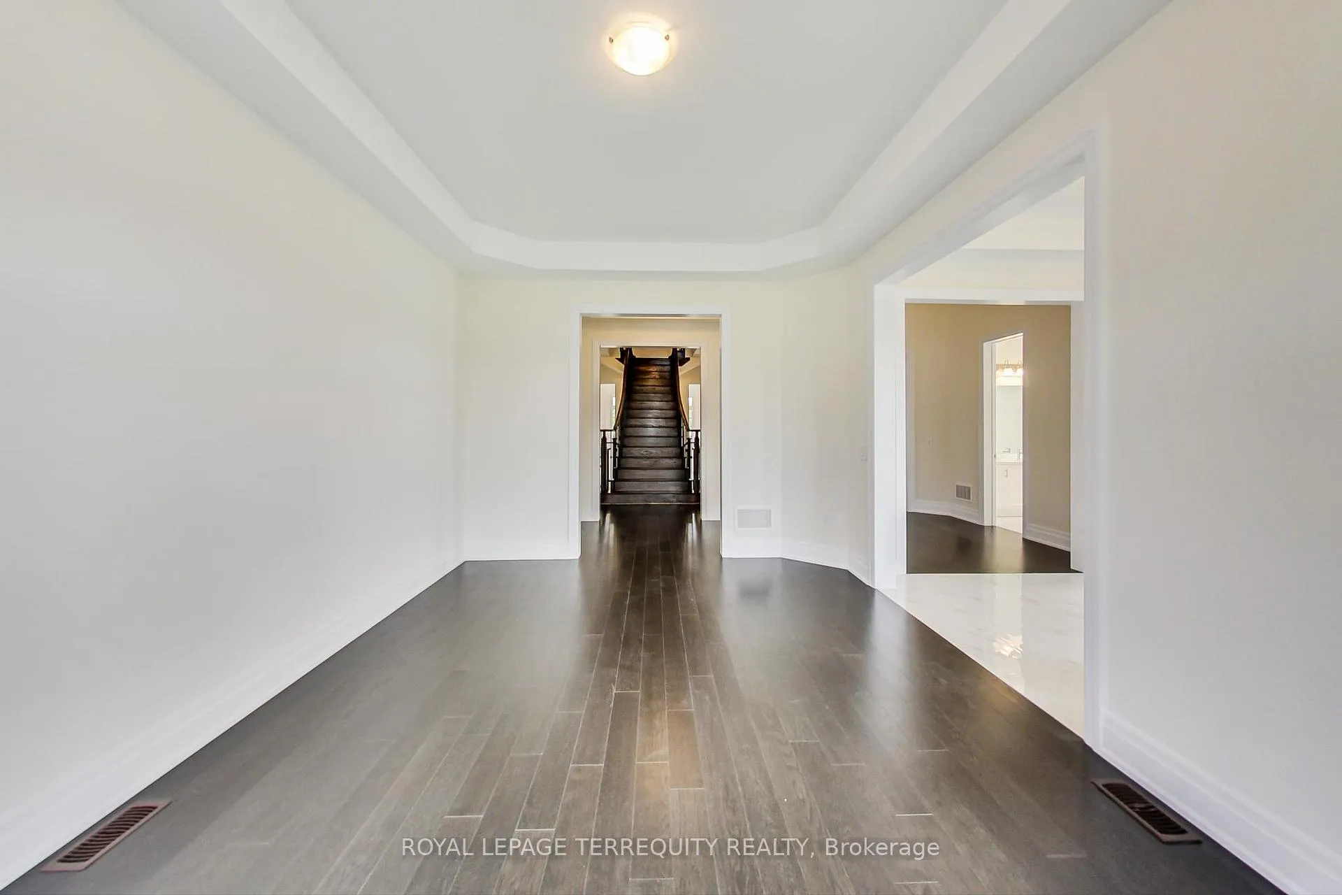 Photo 5 of 184 McMichael Avenue, Vaughan, Kleinburg — HOMEH