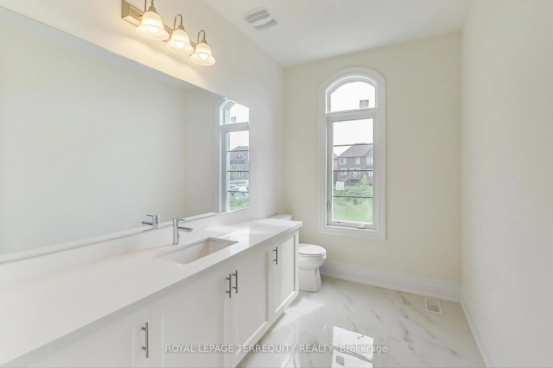 Photo 6 of 184 McMichael Avenue, Vaughan, Kleinburg — HOMEH