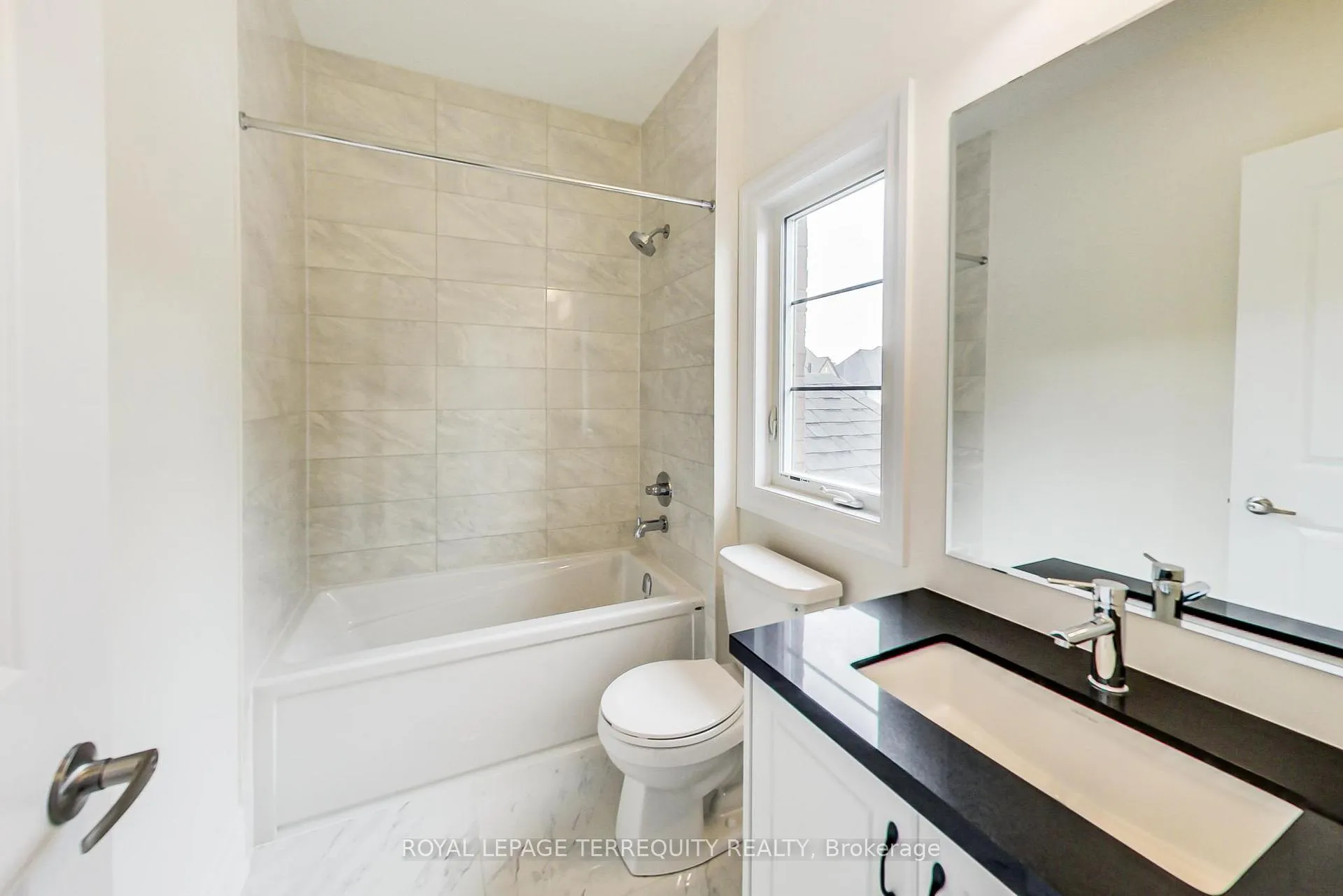 Photo 34 of 184 McMichael Avenue, Vaughan, Kleinburg — HOMEH