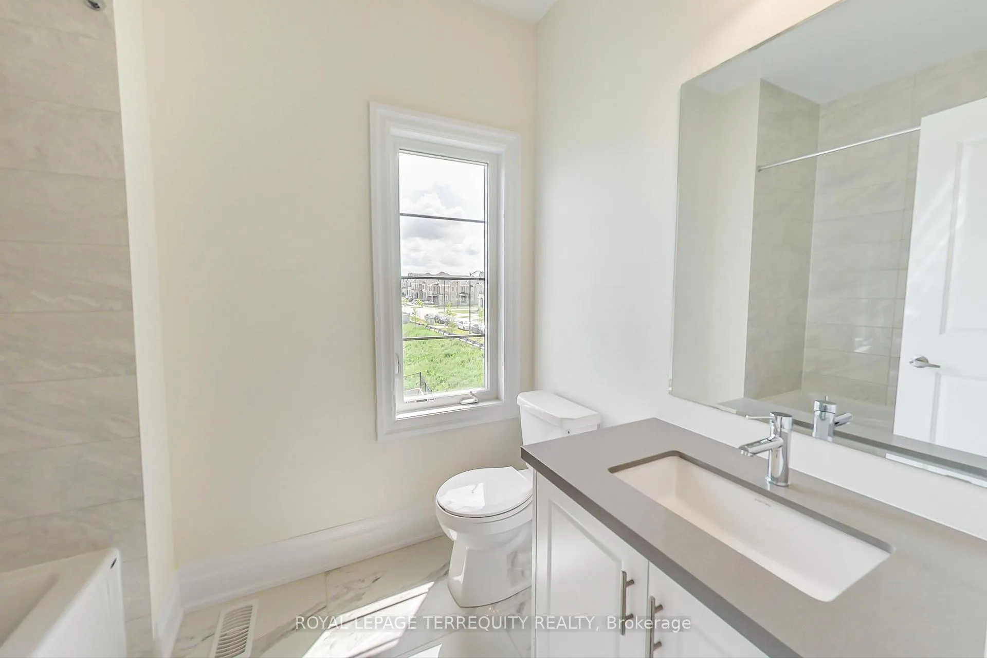 Photo 37 of 184 McMichael Avenue, Vaughan, Kleinburg — HOMEH