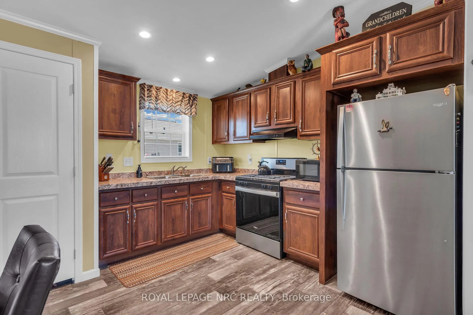 Photo 11 of 14 Copper Beach Drive, Haldimand, Nanticoke — HOMEH
