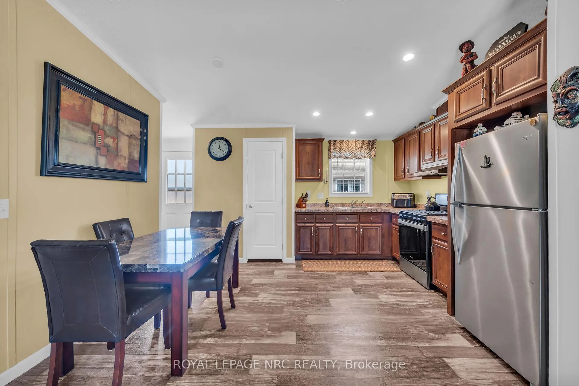 Photo 12 of 14 Copper Beach Drive, Haldimand, Nanticoke — HOMEH