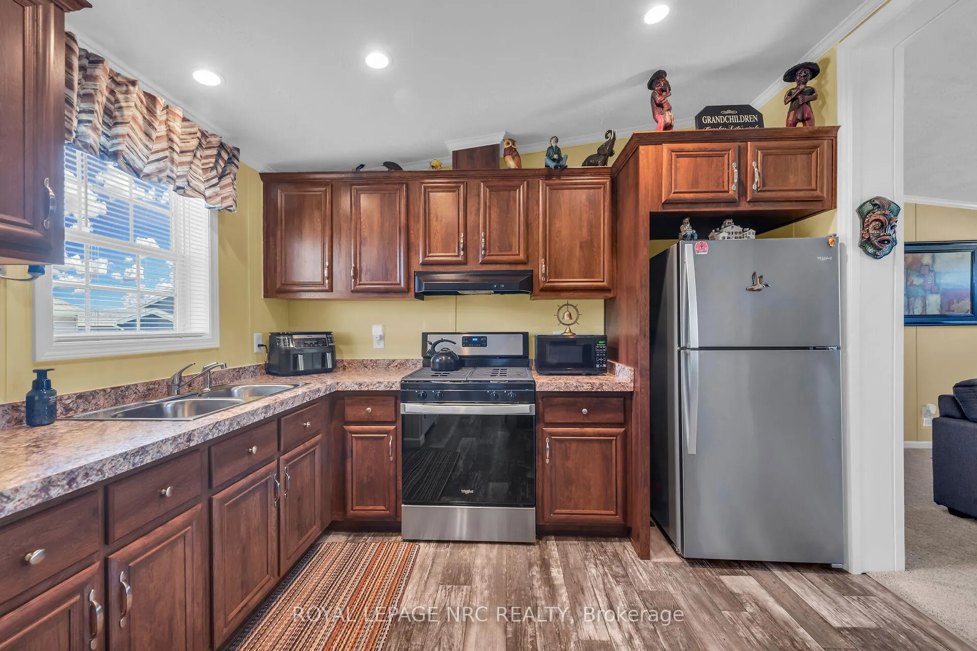 Photo 15 of 14 Copper Beach Drive, Haldimand, Nanticoke — HOMEH