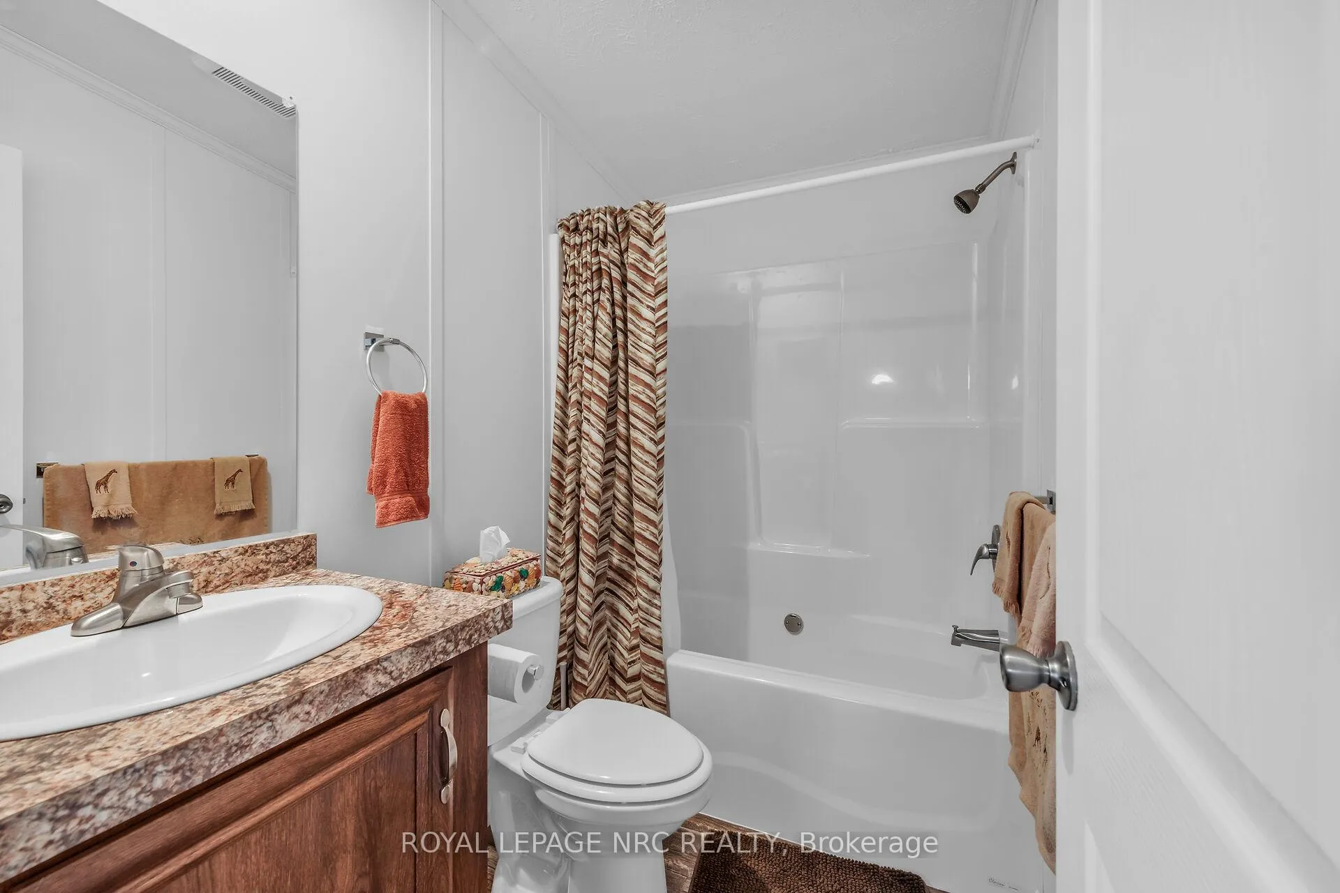 Photo 22 of 14 Copper Beach Drive, Haldimand, Nanticoke — HOMEH