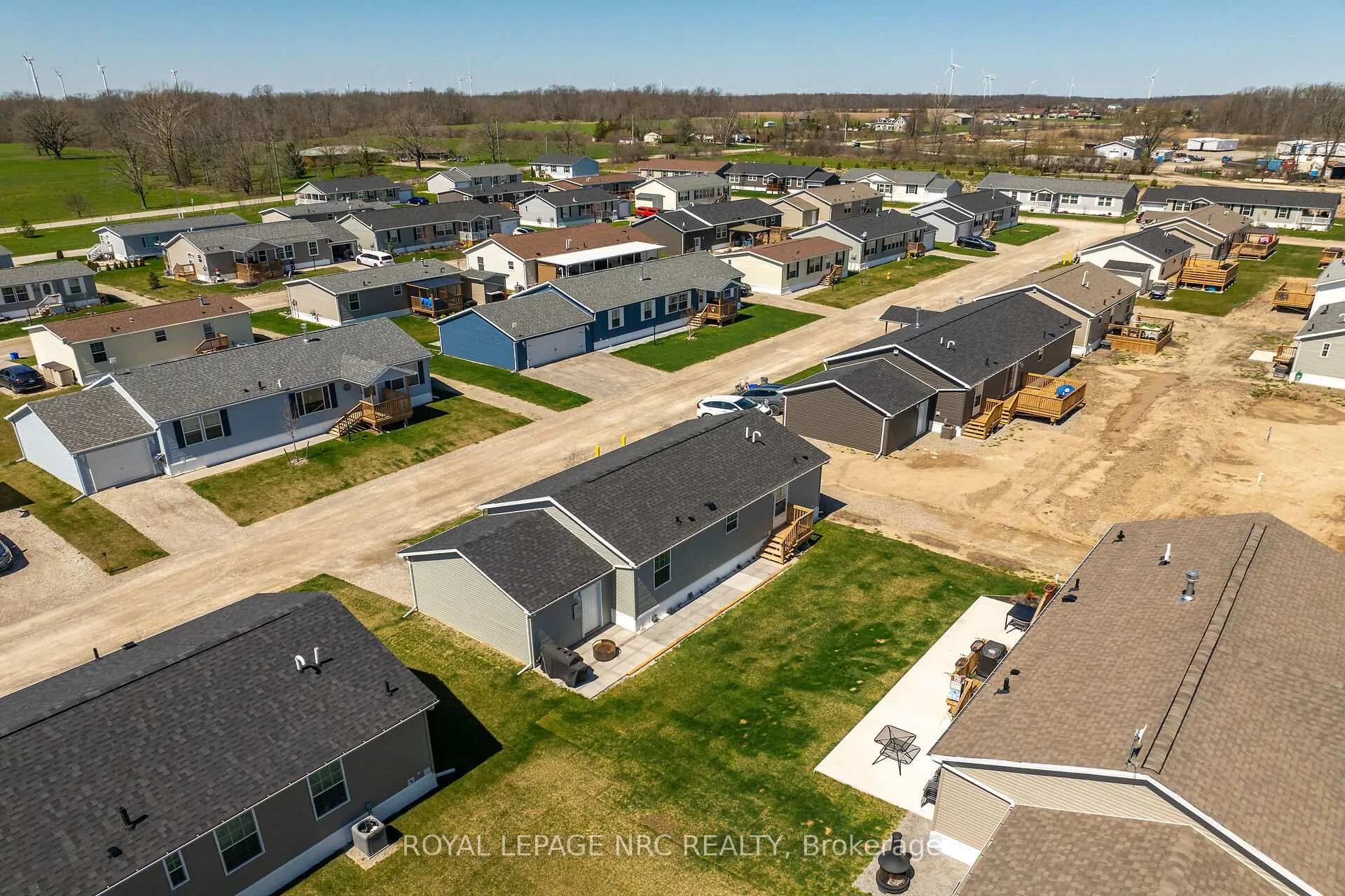 Photo 30 of 14 Copper Beach Drive, Haldimand, Nanticoke — HOMEH