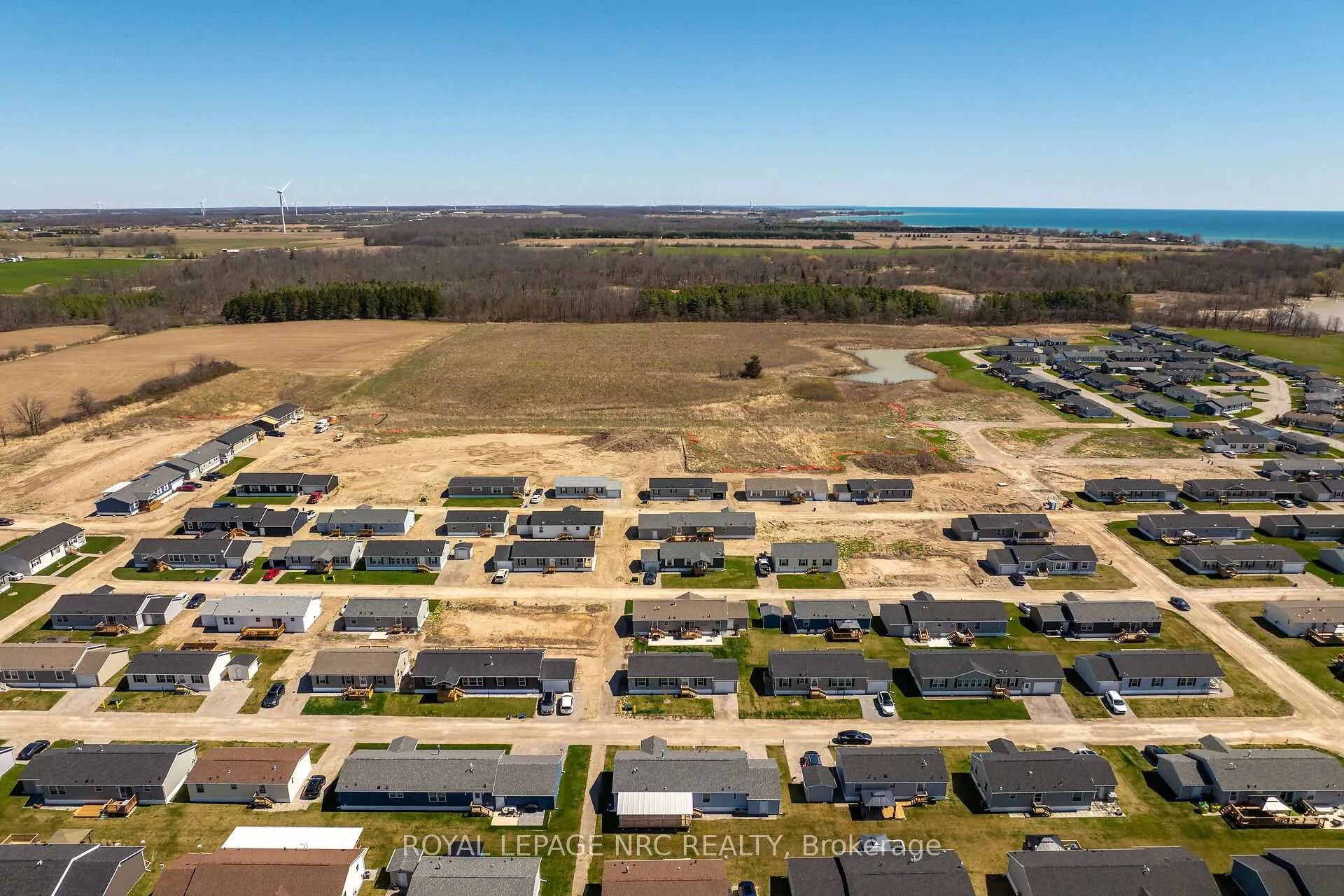 Photo 32 of 14 Copper Beach Drive, Haldimand, Nanticoke — HOMEH