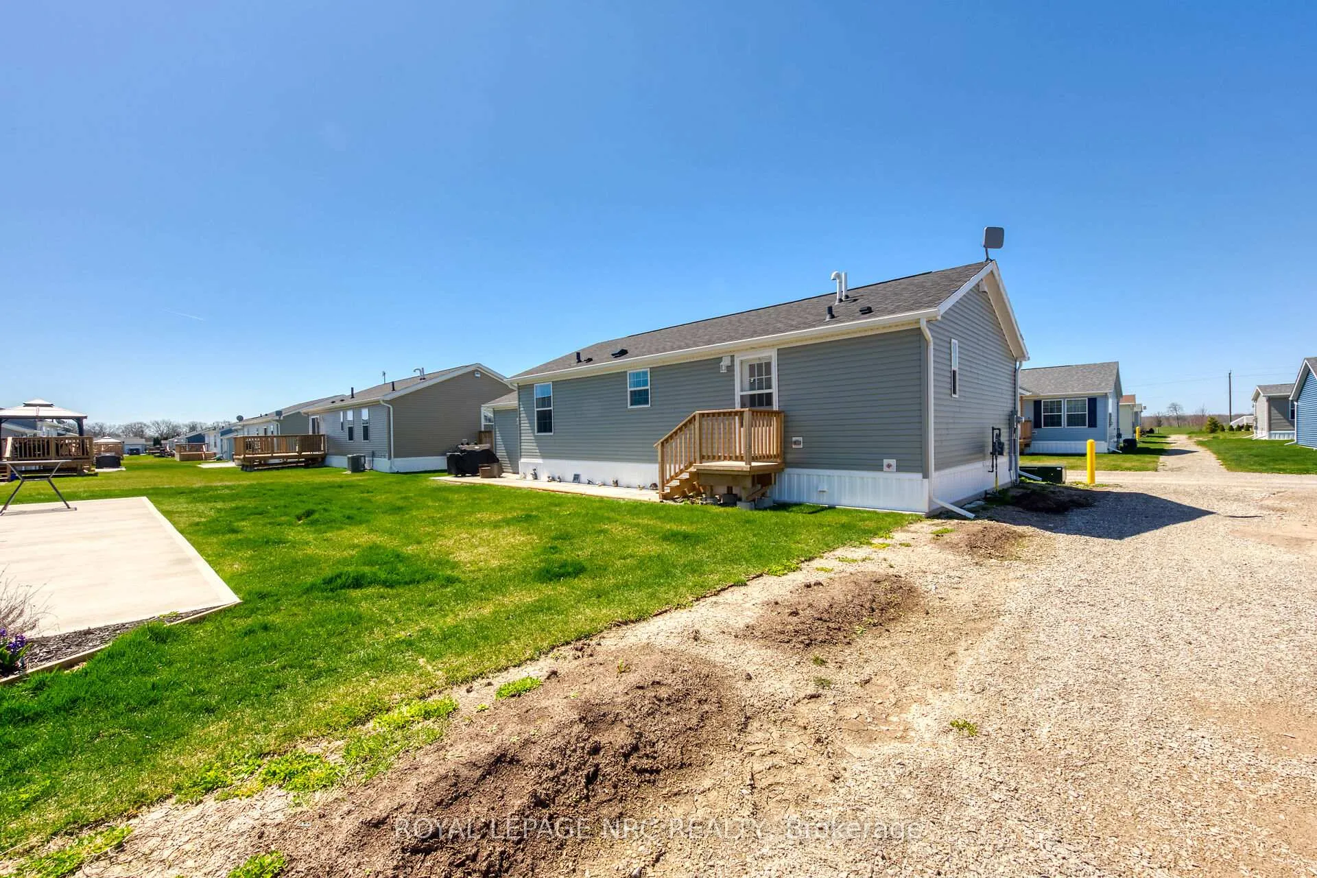 Photo 37 of 14 Copper Beach Drive, Haldimand, Nanticoke — HOMEH