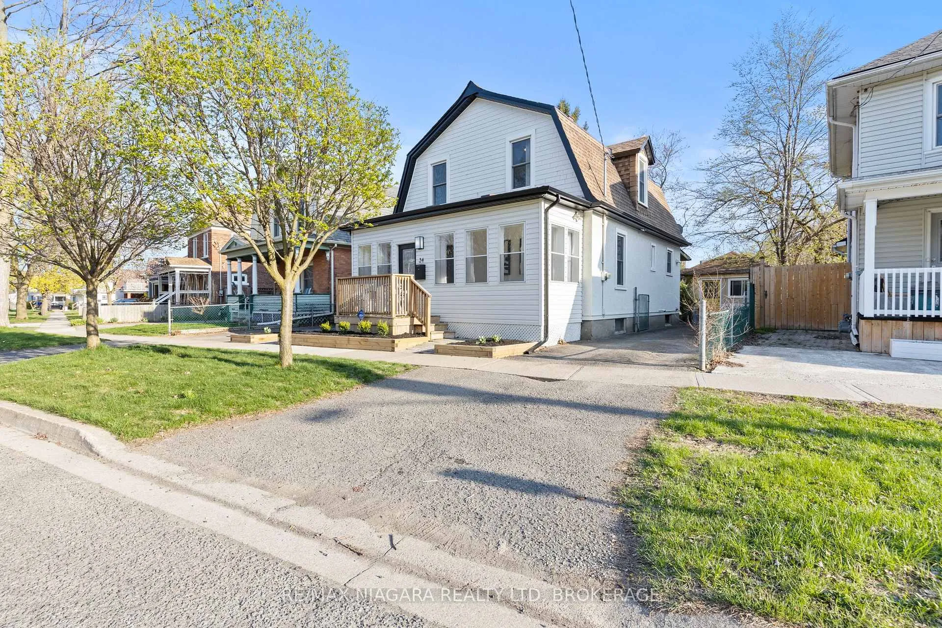 Photo 1 of 34 Maple Street, St. Catharines, Downtown — HOMEH