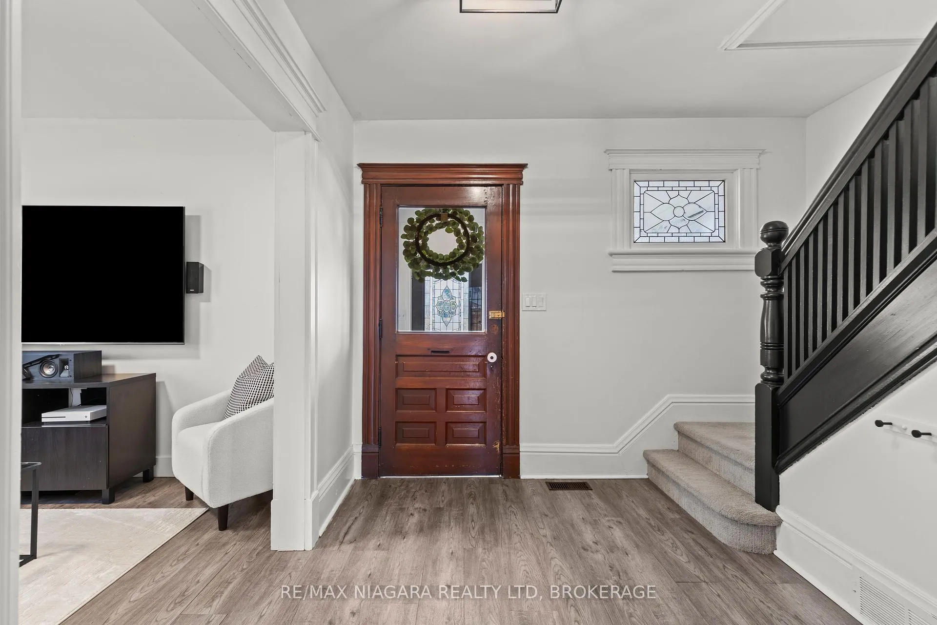 Photo 5 of 34 Maple Street, St. Catharines, Downtown — HOMEH
