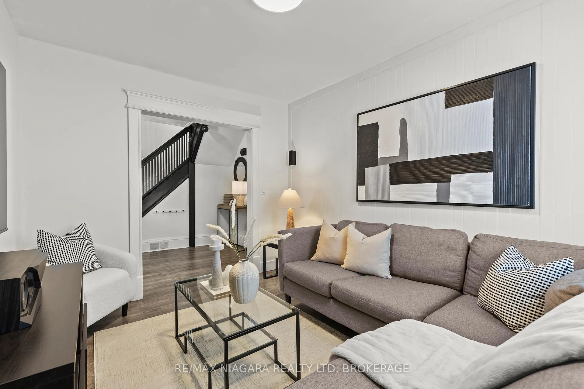 Photo 7 of 34 Maple Street, St. Catharines, Downtown — HOMEH
