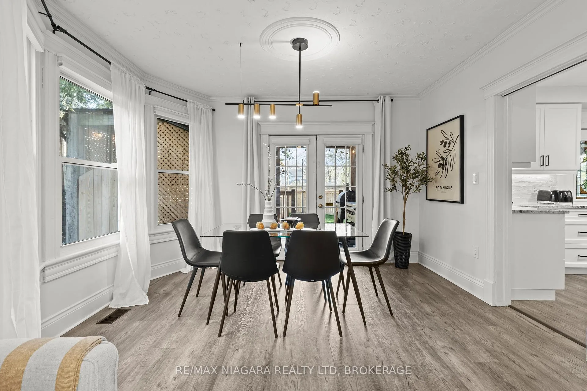 Photo 13 of 34 Maple Street, St. Catharines, Downtown — HOMEH