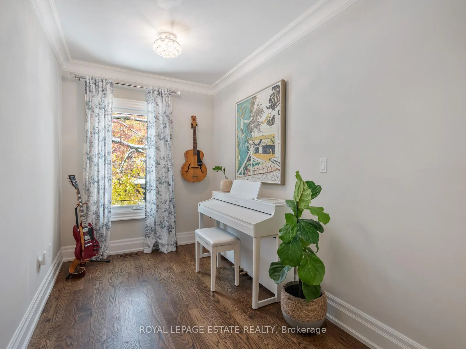 Photo 23 of 143B Silver Birch Avenue, Toronto, The Beaches — HOMEH