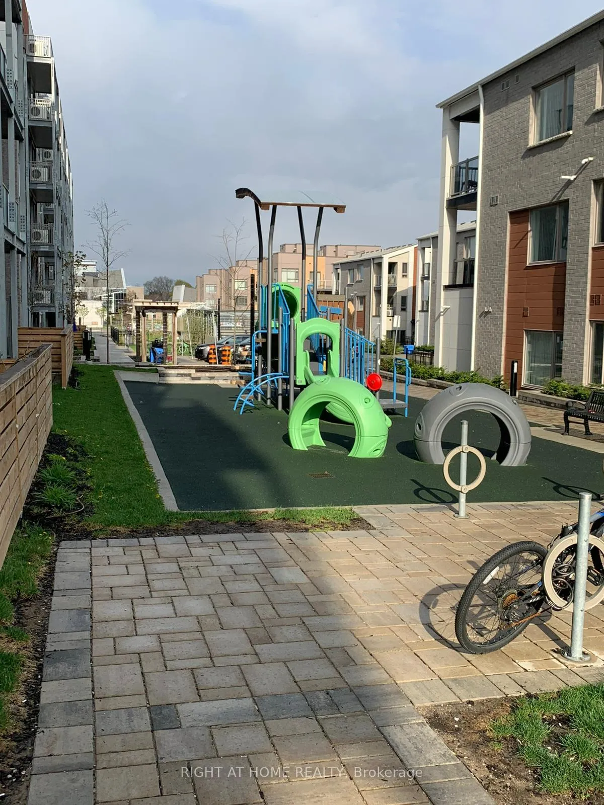 Photo 3 of Unit 303, 5131 Sheppard Avenue E, Scarborough, Malvern — HOMEH