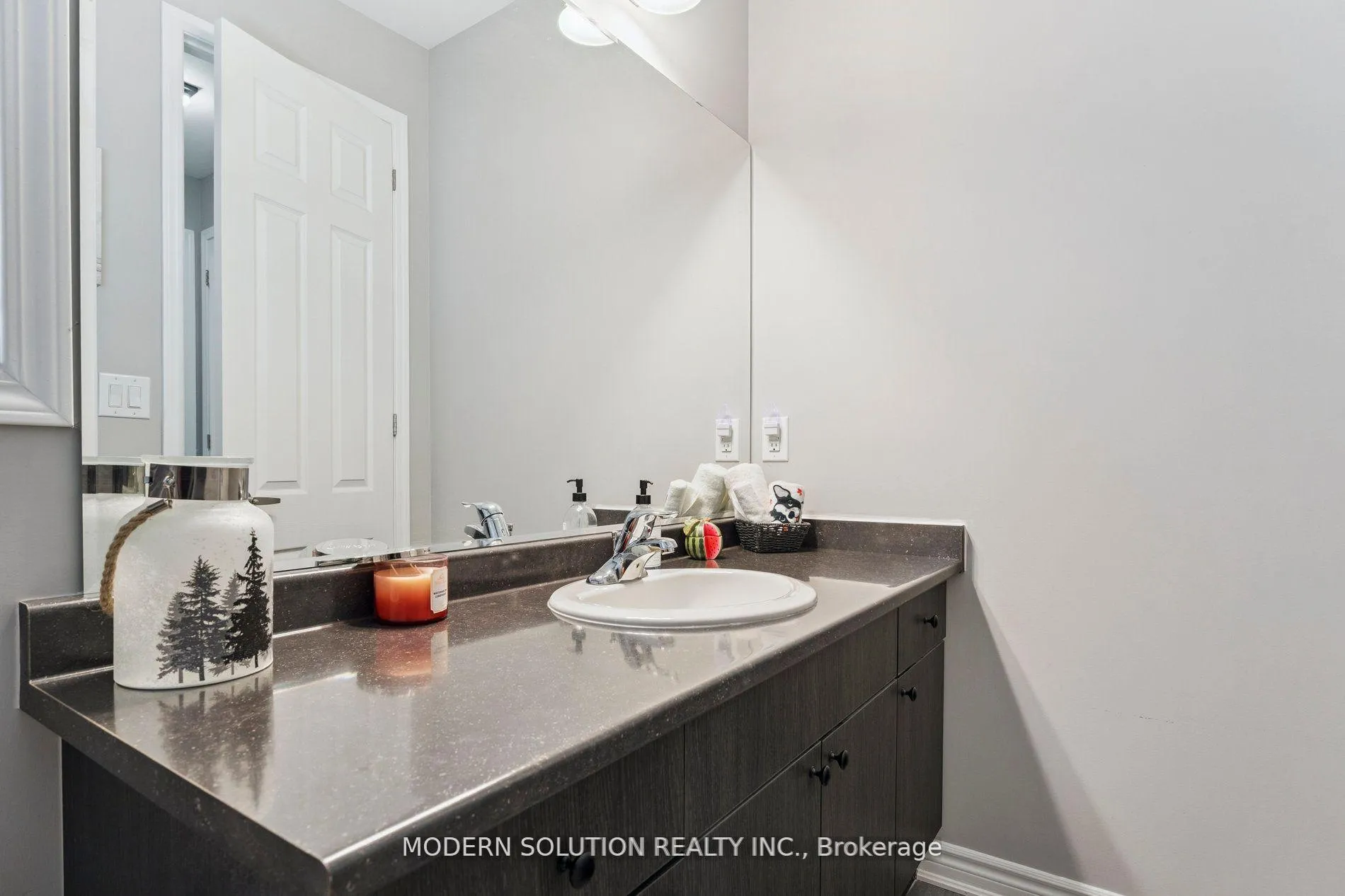 Photo 12 of 35 Browning Boulevard, Bracebridge, Macaulay — HOMEH
