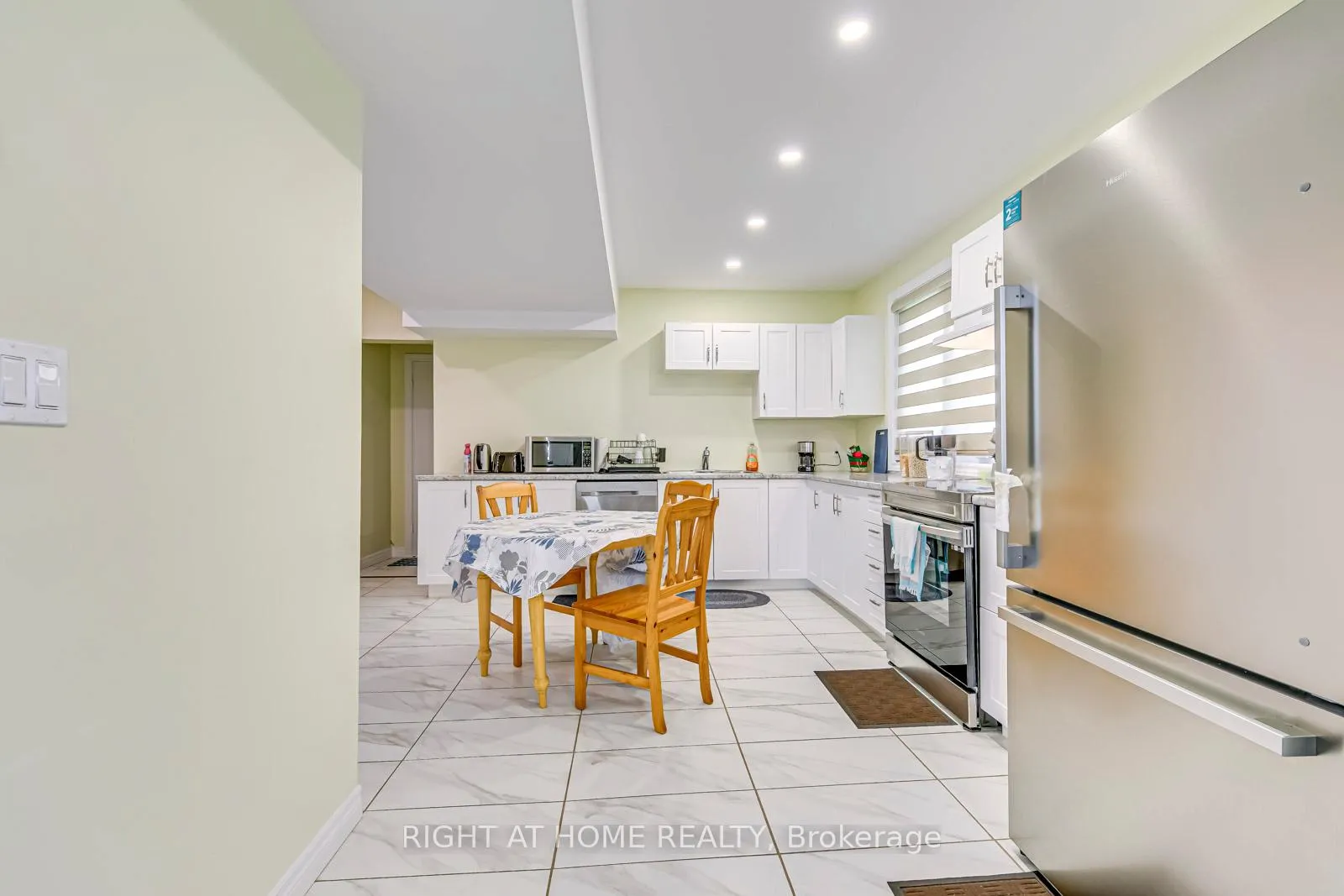 Photo 9 of 10 Flamboro Street, Hamilton, Waterdown — HOMEH