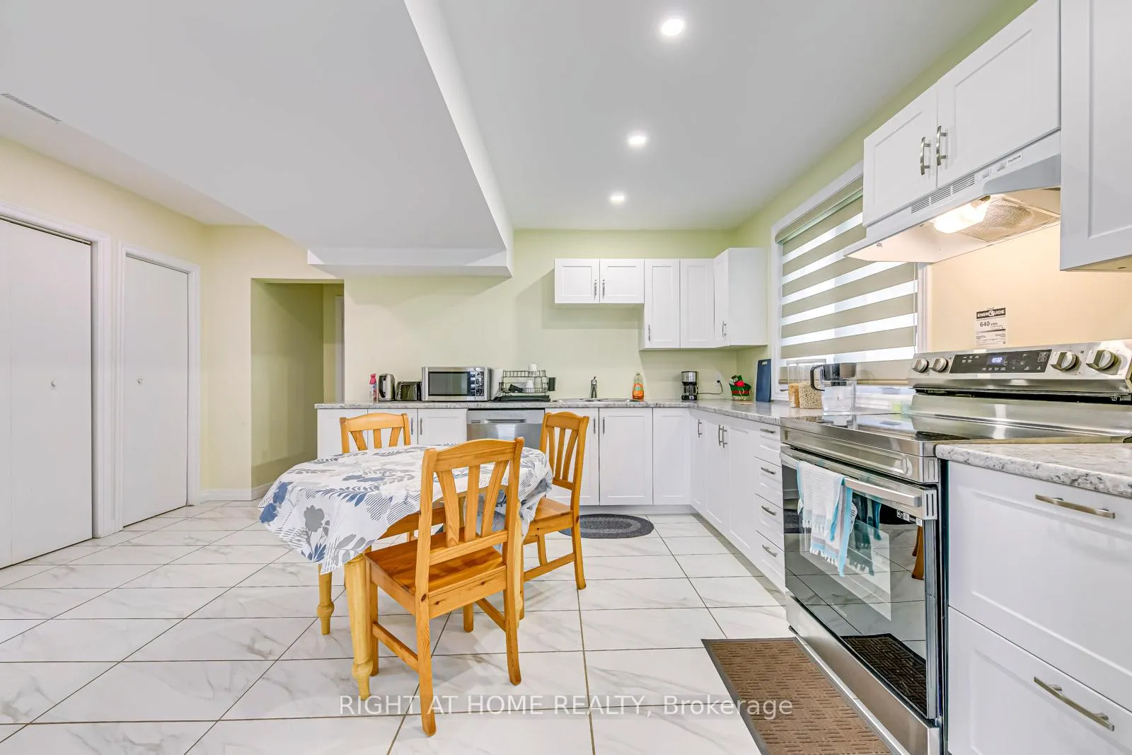 Photo 10 of 10 Flamboro Street, Hamilton, Waterdown — HOMEH