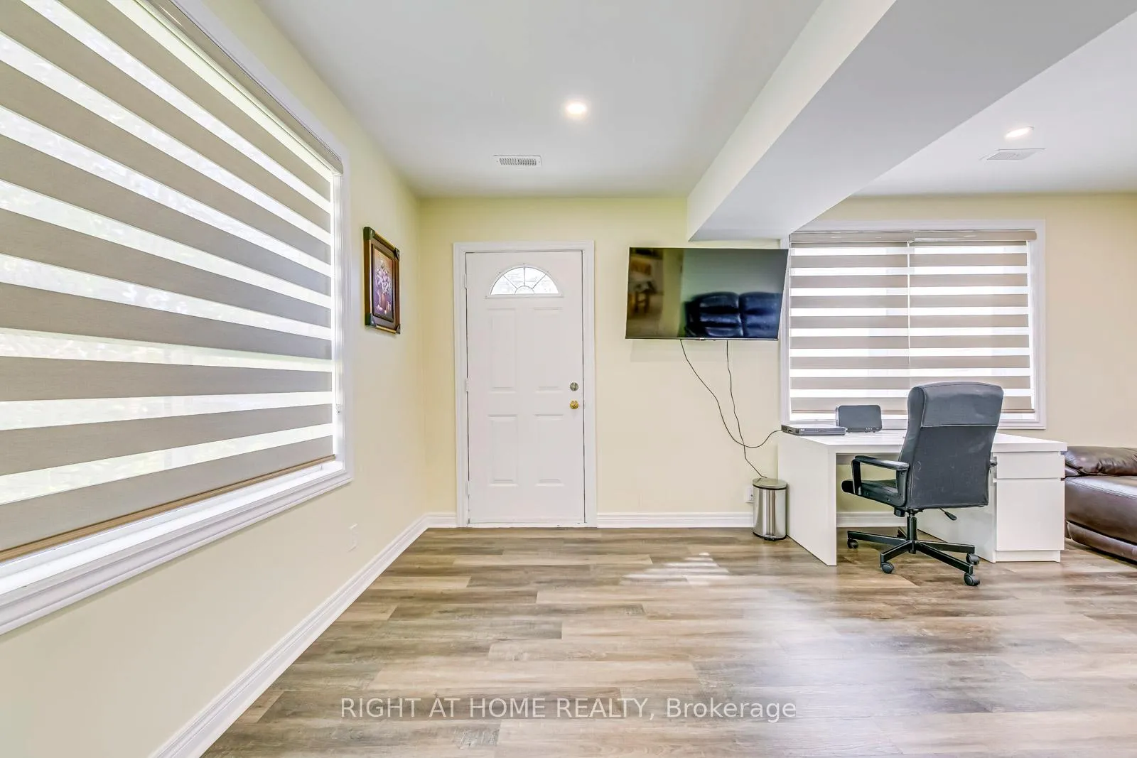 Photo 13 of 10 Flamboro Street, Hamilton, Waterdown — HOMEH
