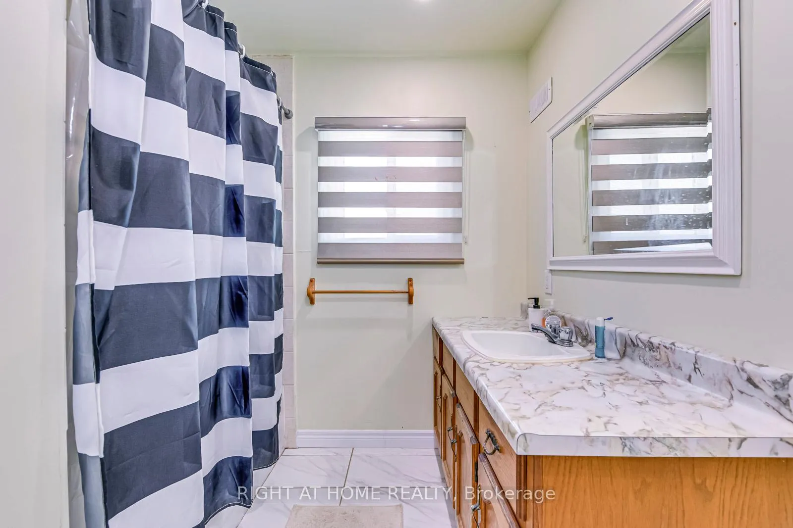 Photo 18 of 10 Flamboro Street, Hamilton, Waterdown — HOMEH