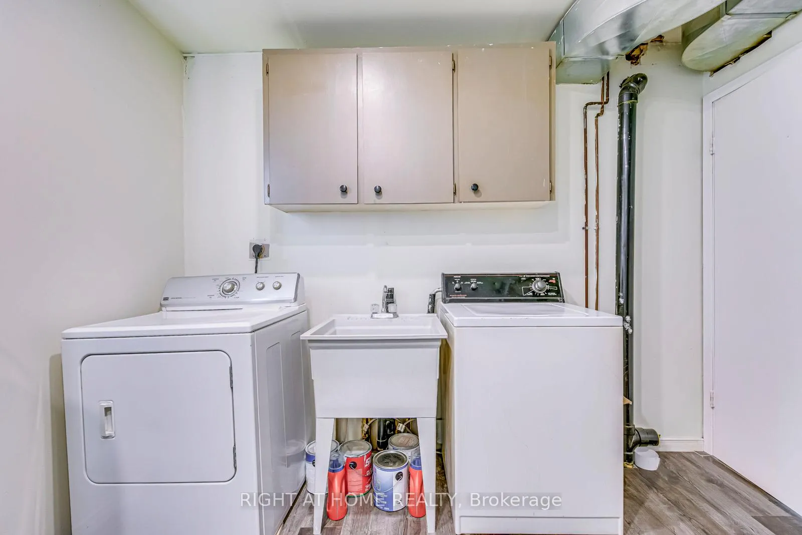 Photo 19 of 10 Flamboro Street, Hamilton, Waterdown — HOMEH