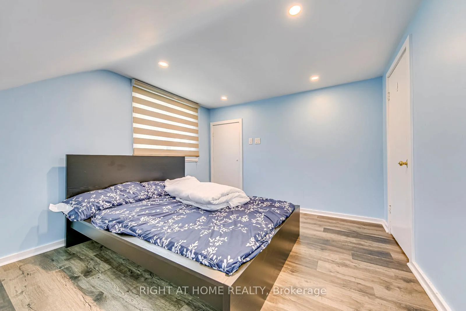 Photo 23 of 10 Flamboro Street, Hamilton, Waterdown — HOMEH