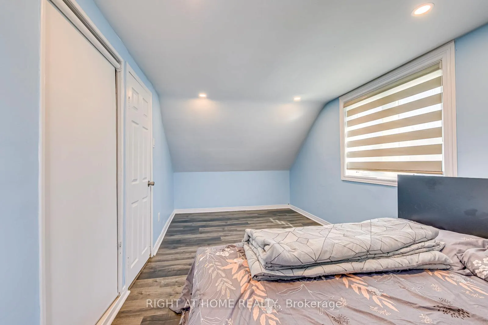 Photo 25 of 10 Flamboro Street, Hamilton, Waterdown — HOMEH