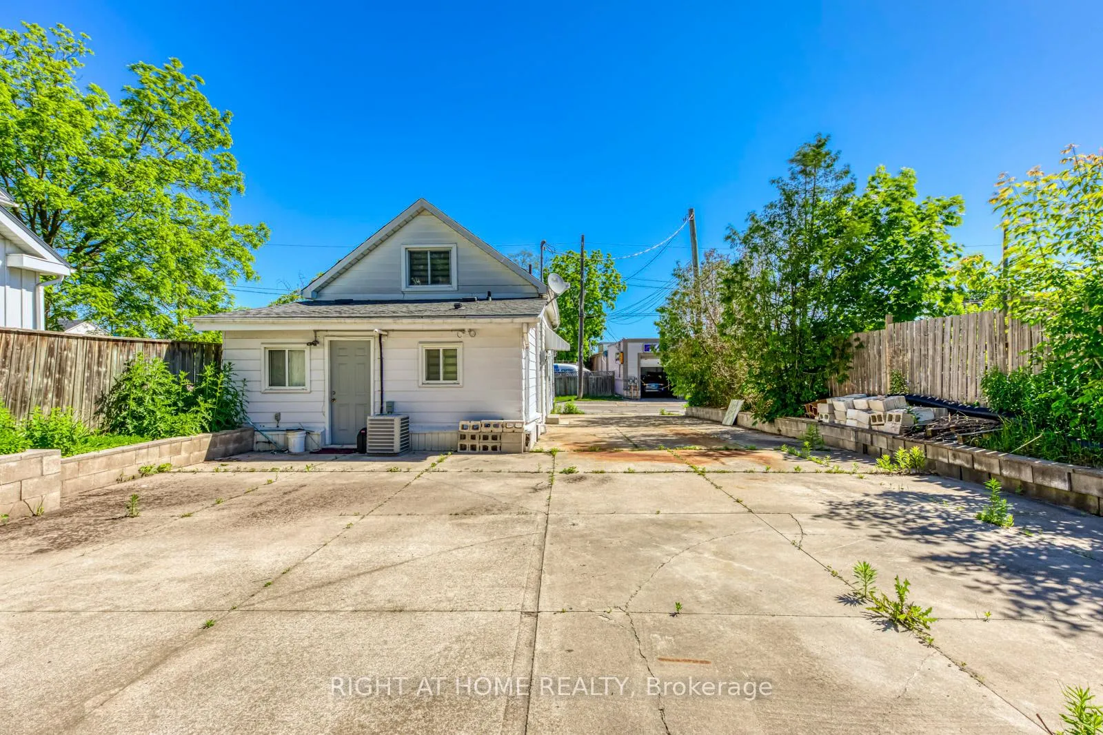 Photo 30 of 10 Flamboro Street, Hamilton, Waterdown — HOMEH