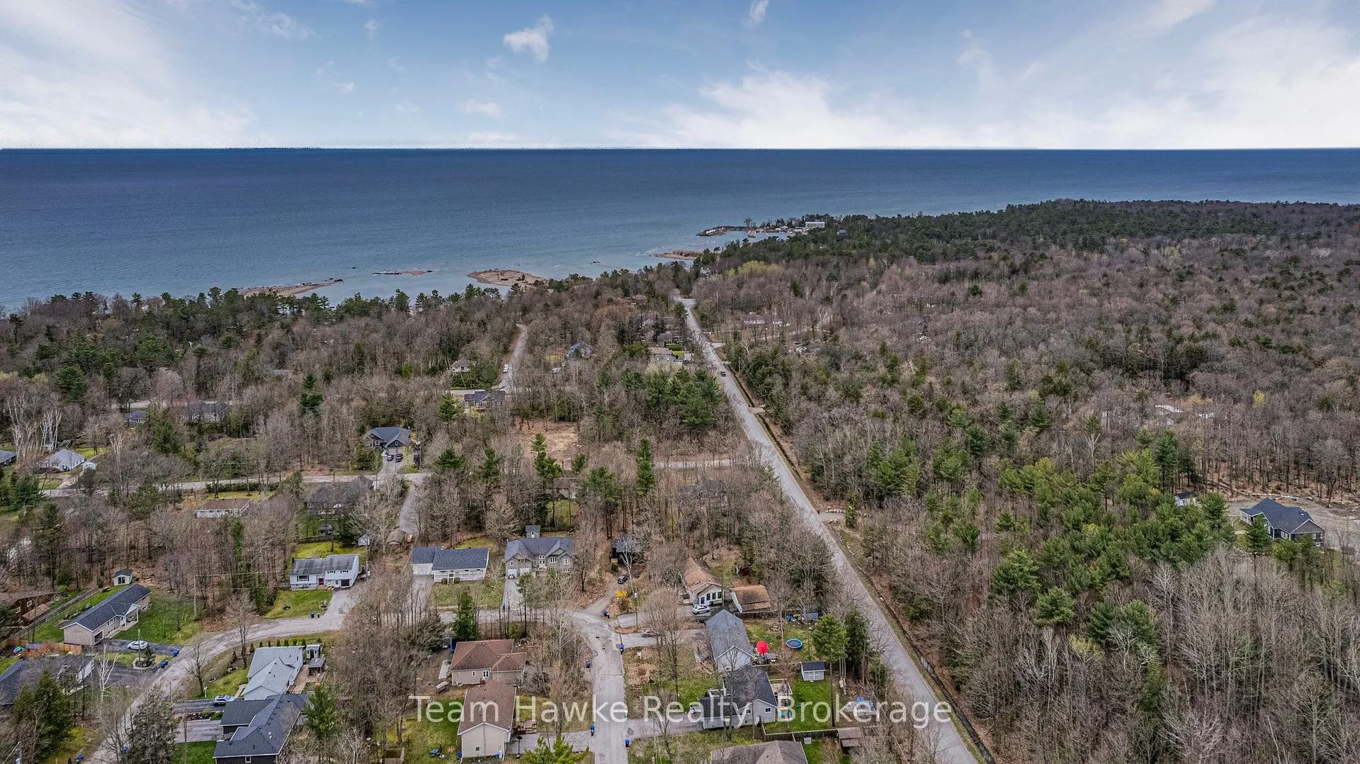 Photo 38 of 50 Laurier Boulevard, Tiny, Rural Tiny — HOMEH