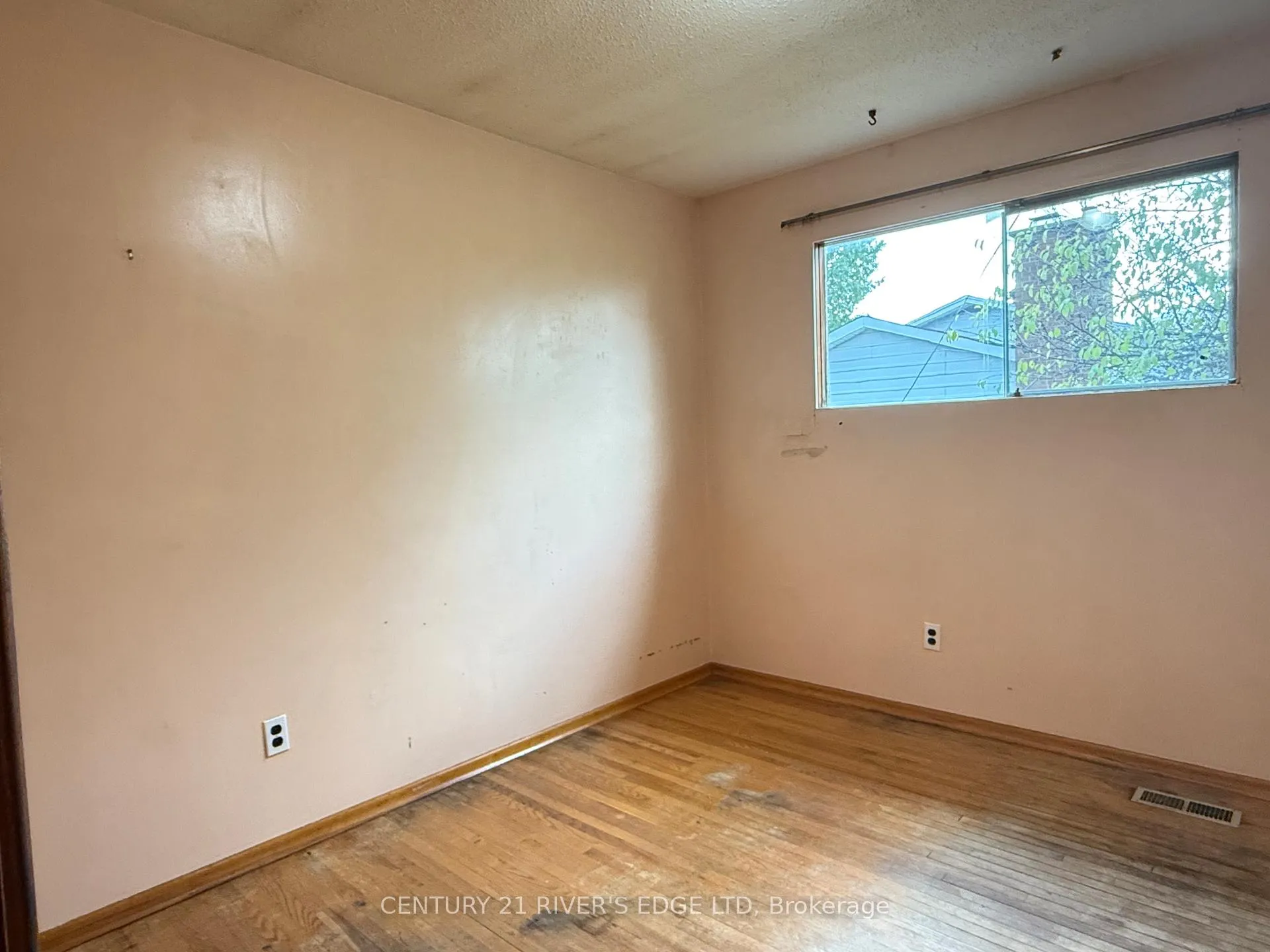 Photo 18 of 2527 Needham Crescent, Ottawa, Brookfield Gardens — HOMEH