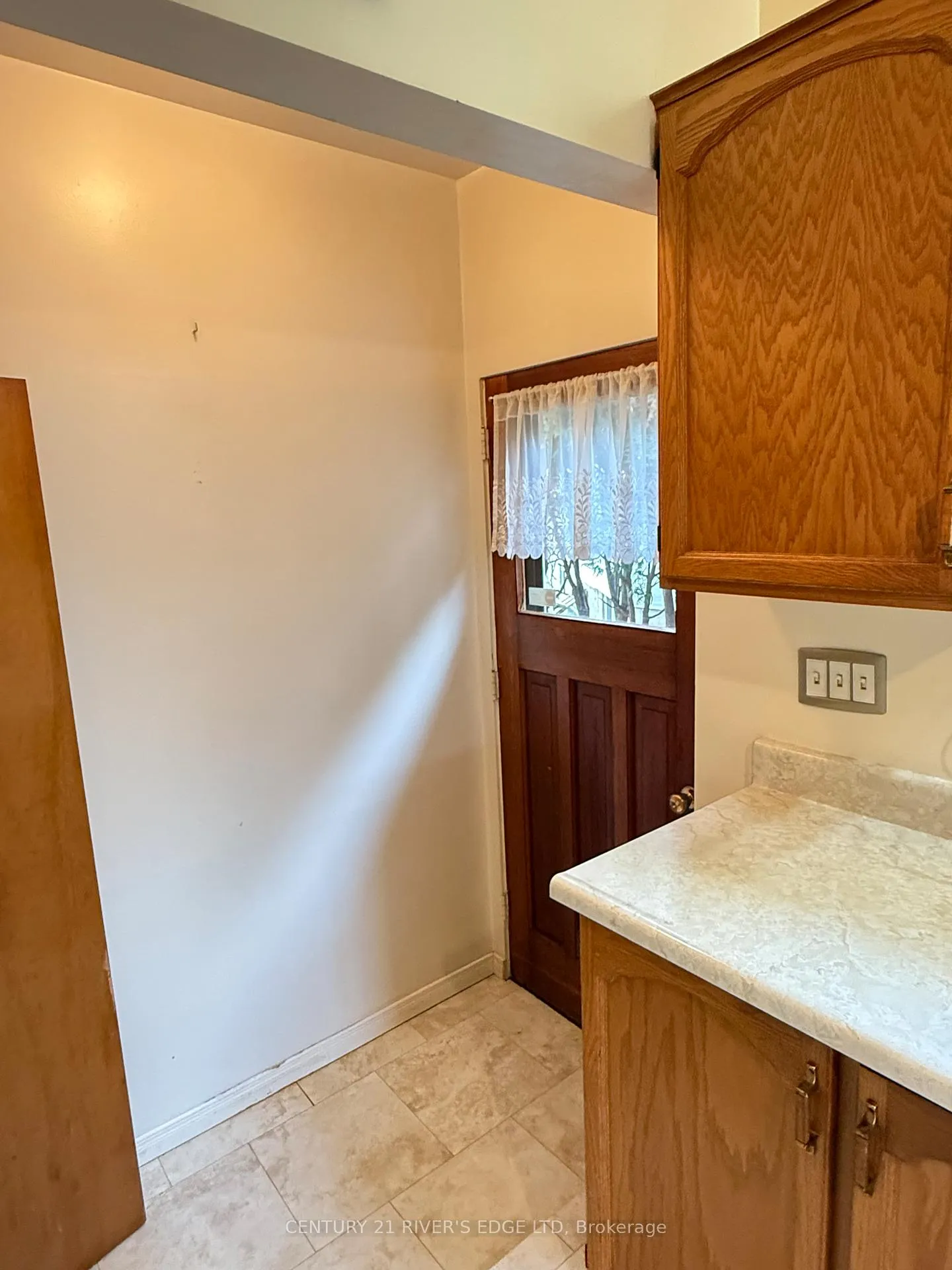 Photo 25 of 2527 Needham Crescent, Ottawa, Brookfield Gardens — HOMEH