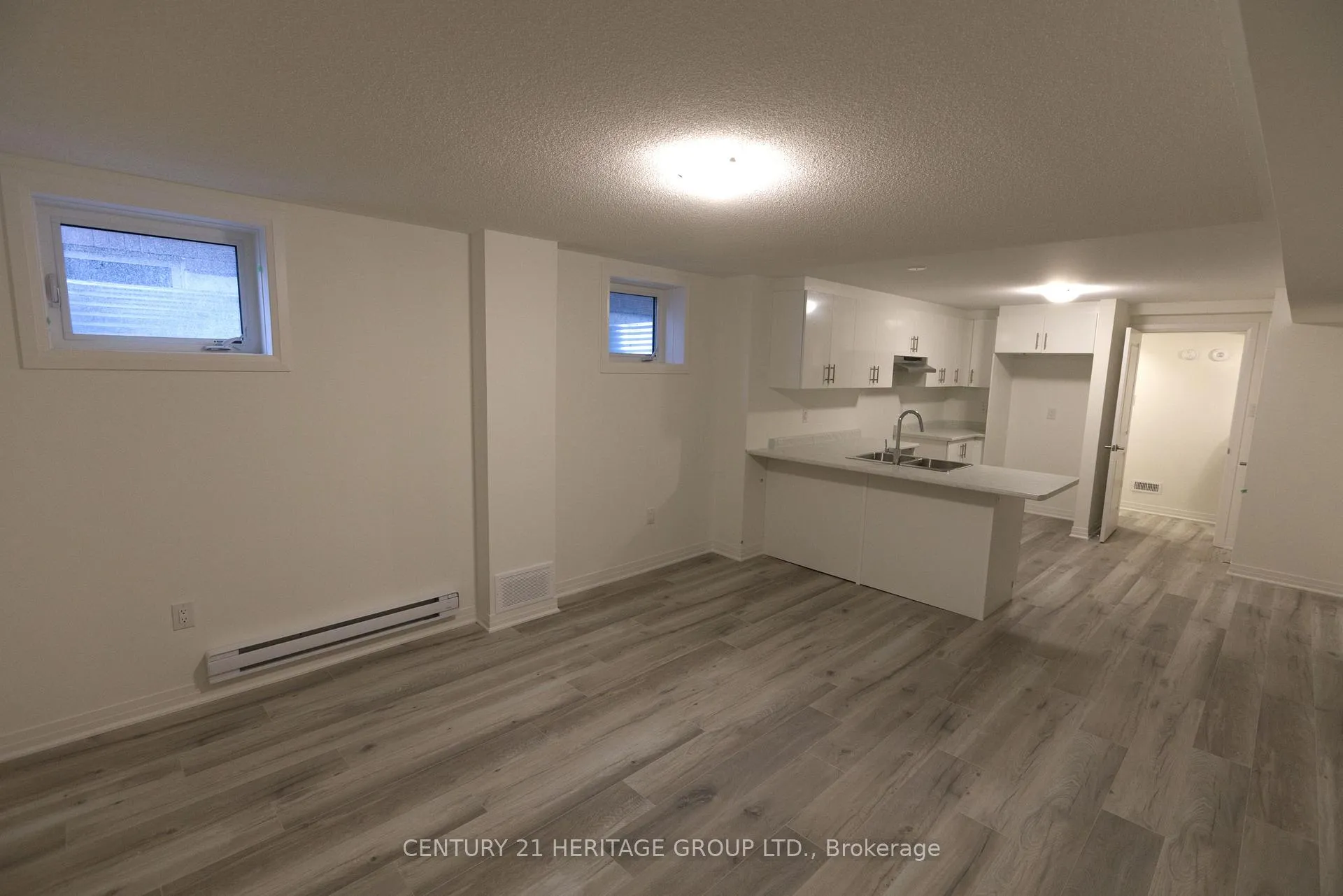 Photo 3 of 37 Sheppard Drive, Barrie, Rural Barrie Southeast — HOMEH
