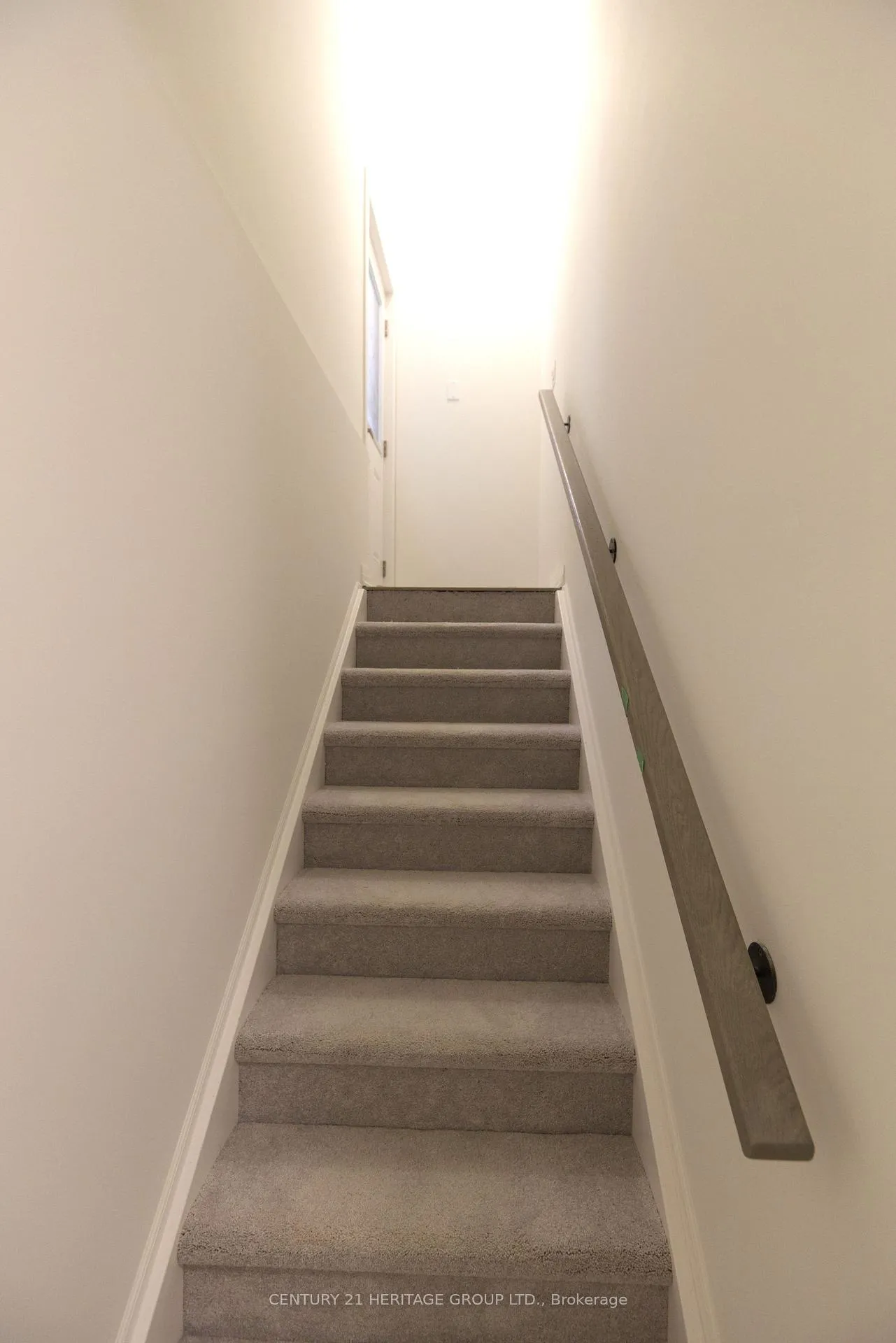 Photo 11 of 37 Sheppard Drive, Barrie, Rural Barrie Southeast — HOMEH