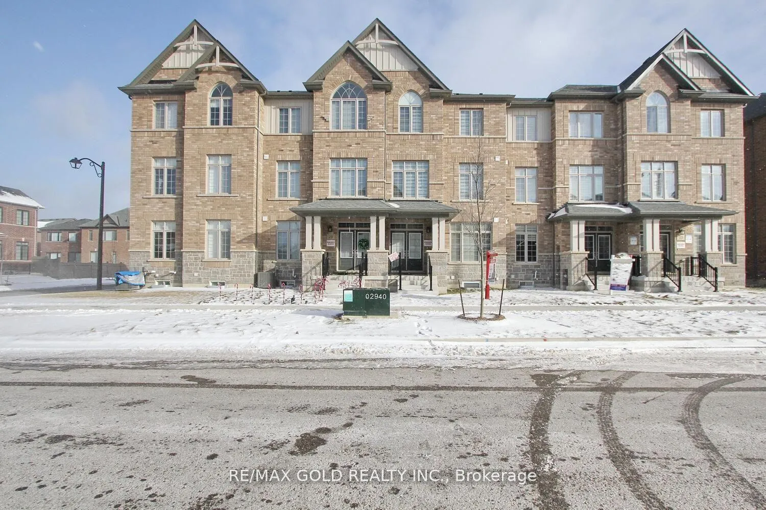 Photo 1 of 27 Petch Avenue, Caledon, Rural Caledon — HOMEH