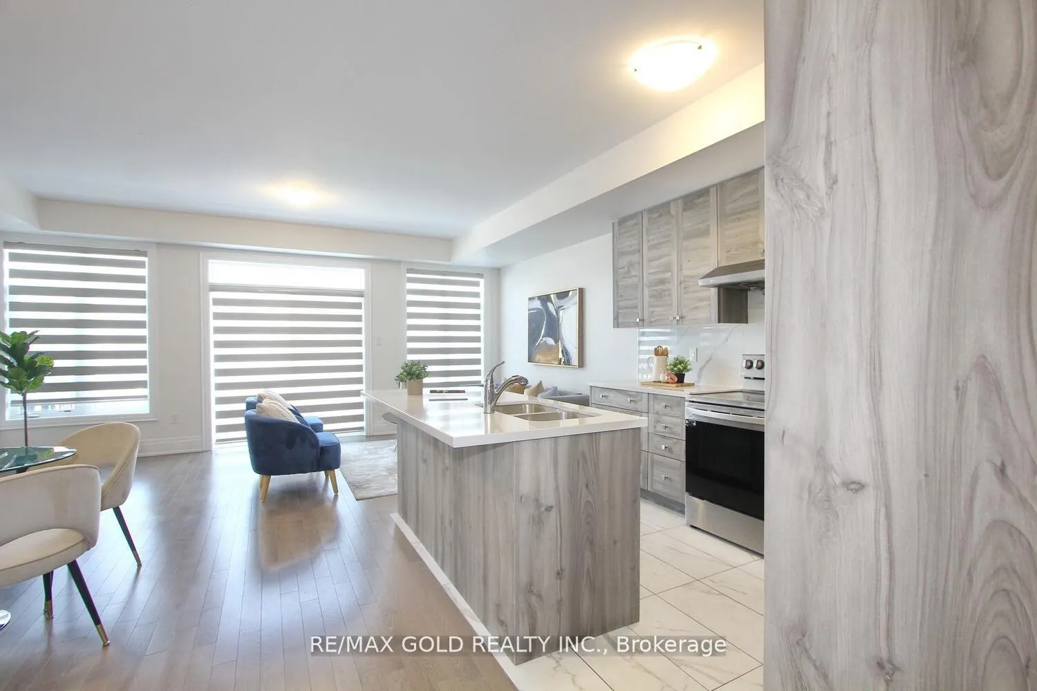Photo 4 of 27 Petch Avenue, Caledon, Rural Caledon — HOMEH