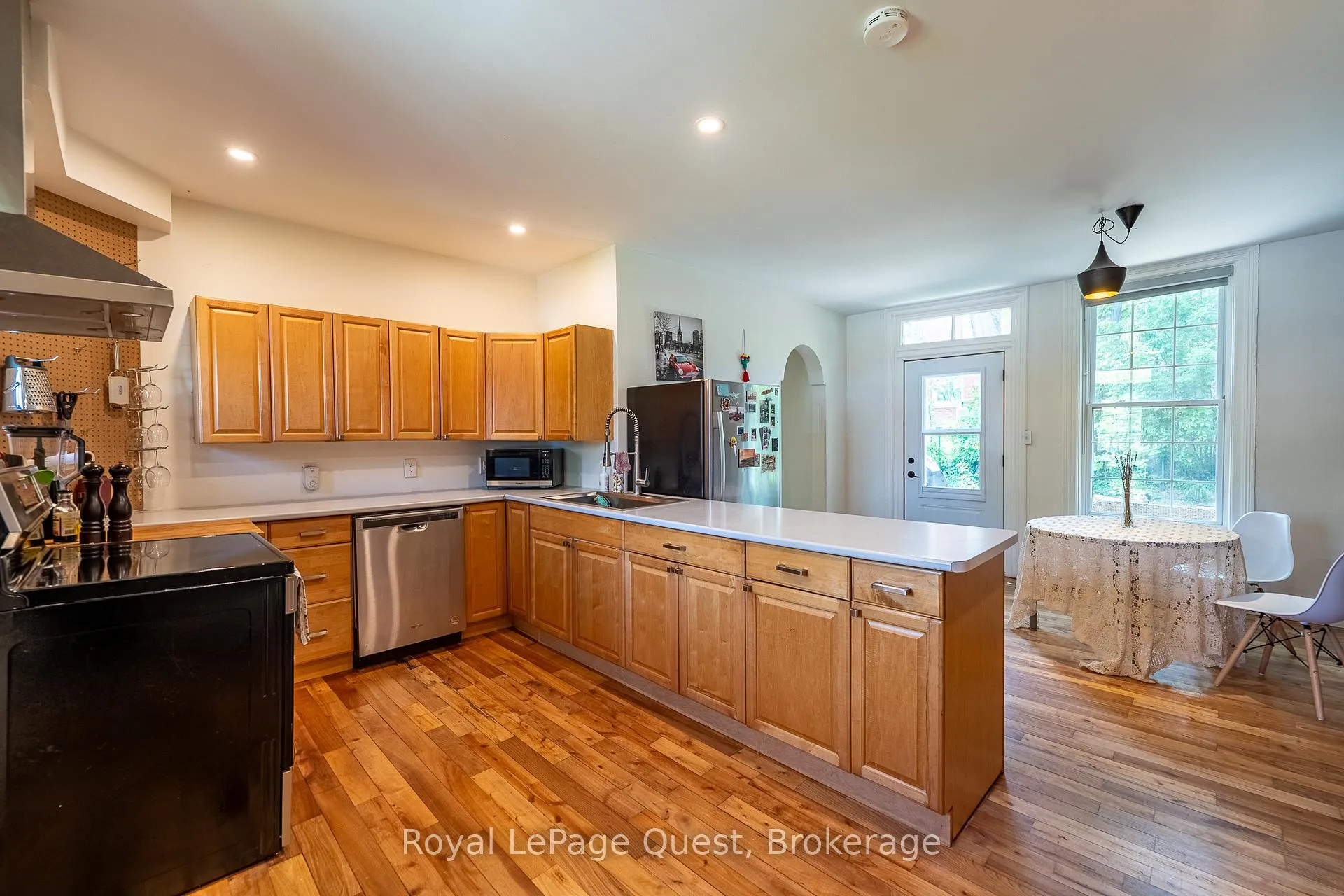Photo 18 of 120 Brant Street E, Orillia — HOMEH