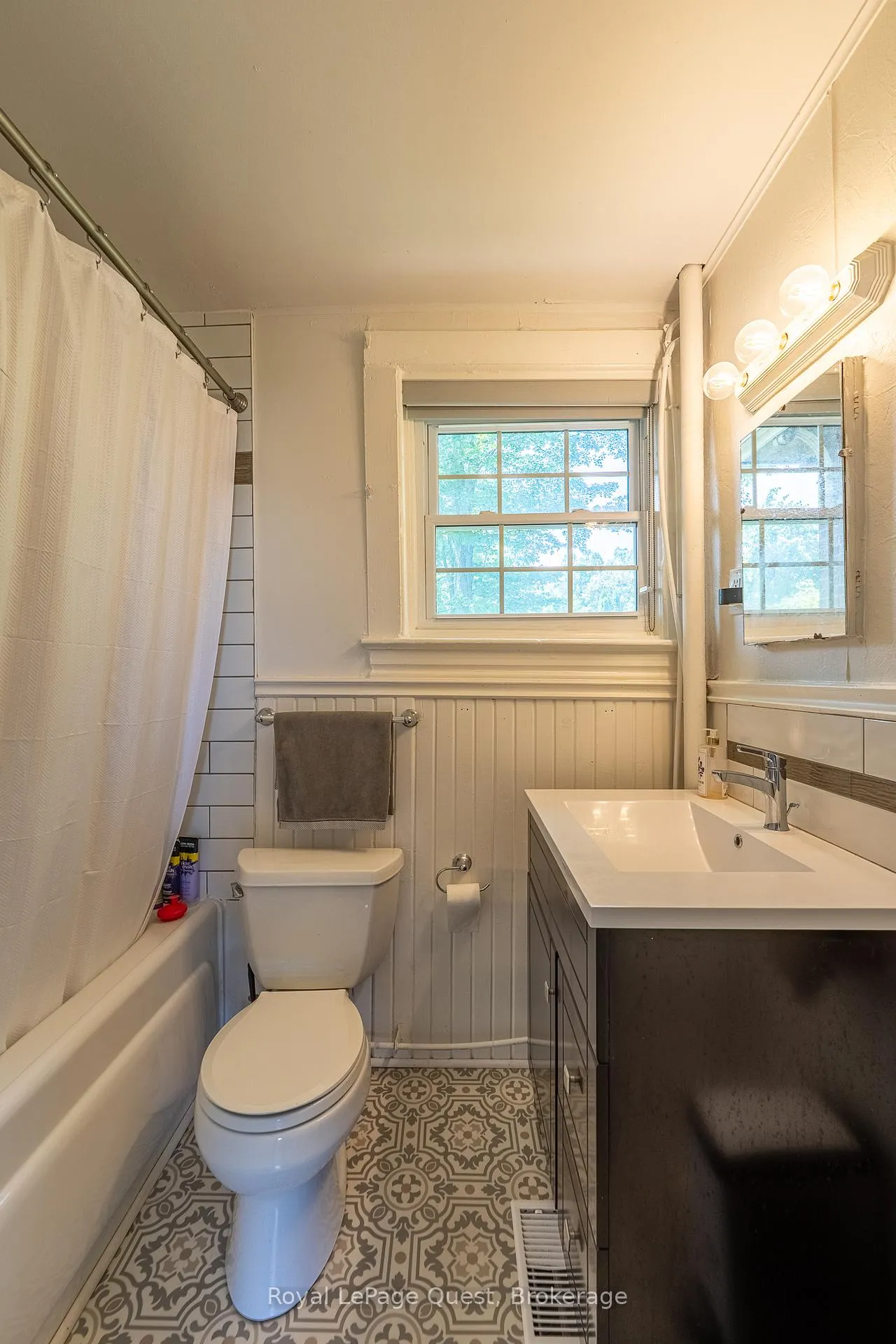 Photo 26 of 120 Brant Street E, Orillia — HOMEH
