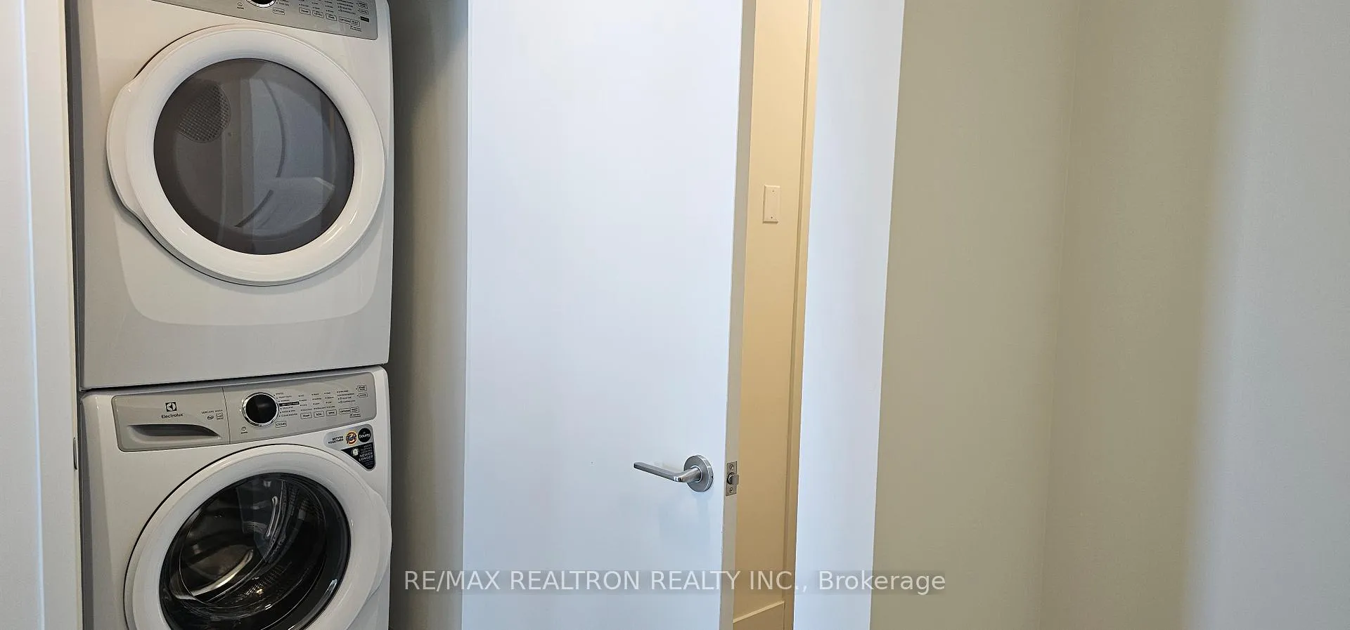 Photo 4 of Unit 613, 38 Andre De Grasse Street, Markham, Unionville — HOMEH