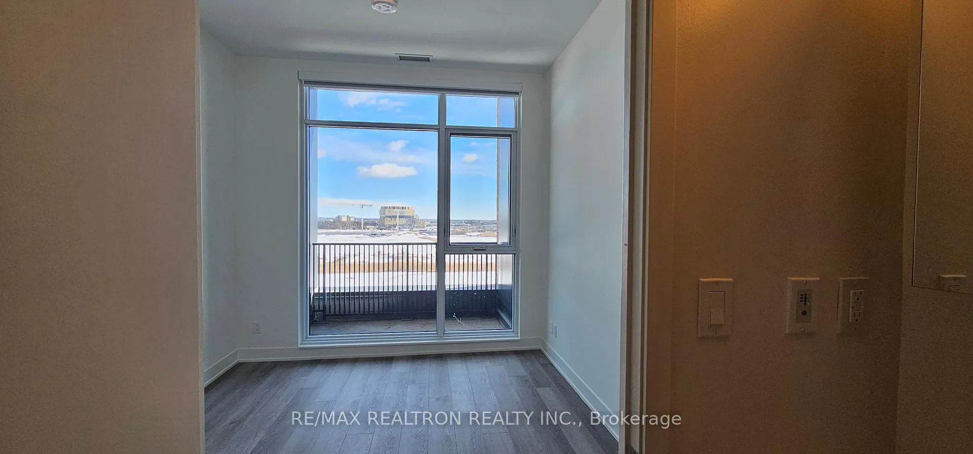 Photo 8 of Unit 613, 38 Andre De Grasse Street, Markham, Unionville — HOMEH