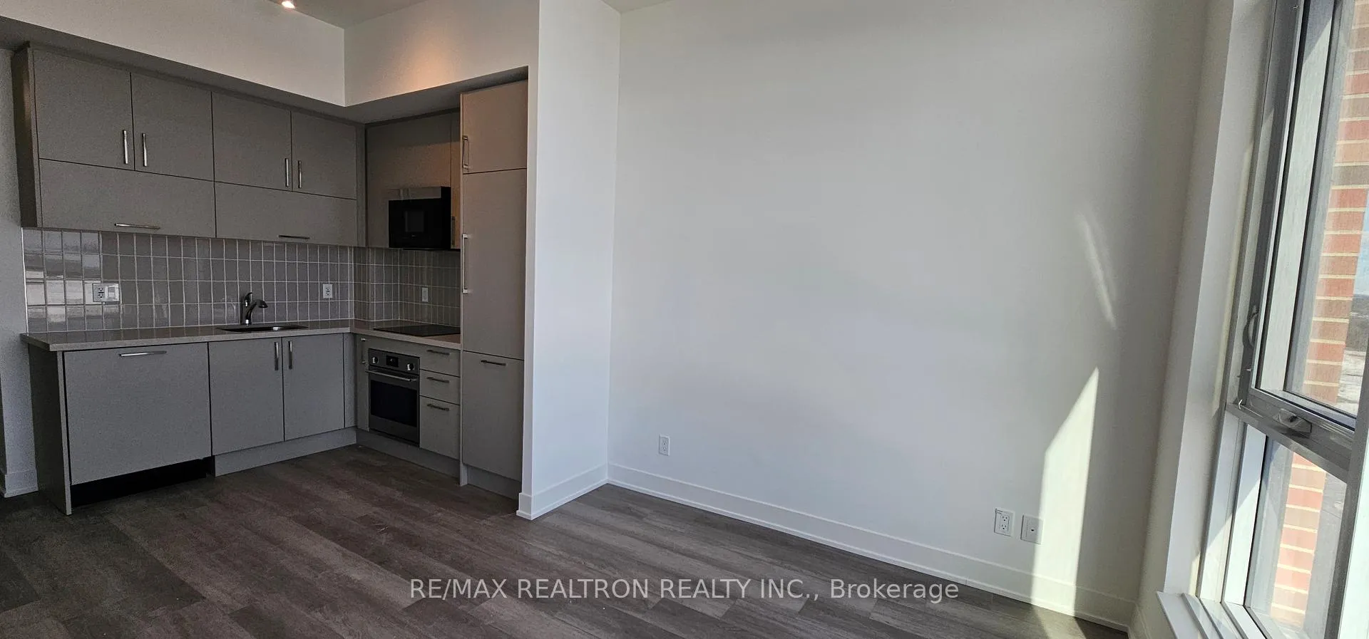 Photo 11 of Unit 613, 38 Andre De Grasse Street, Markham, Unionville — HOMEH