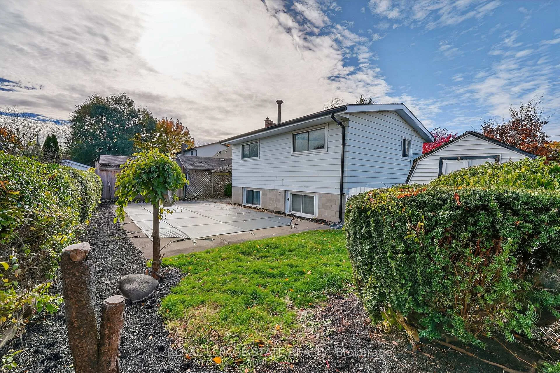 Photo 2 of 15 Grand Avenue, Grimsby, Grimsby Beach — HOMEH