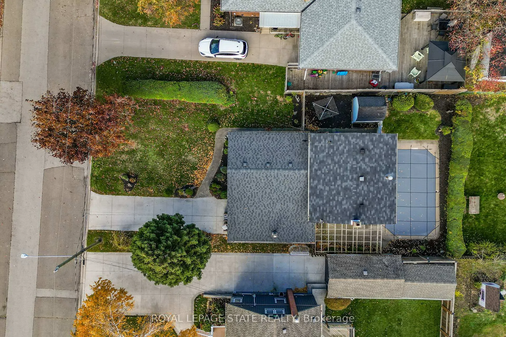 Photo 4 of 15 Grand Avenue, Grimsby, Grimsby Beach — HOMEH