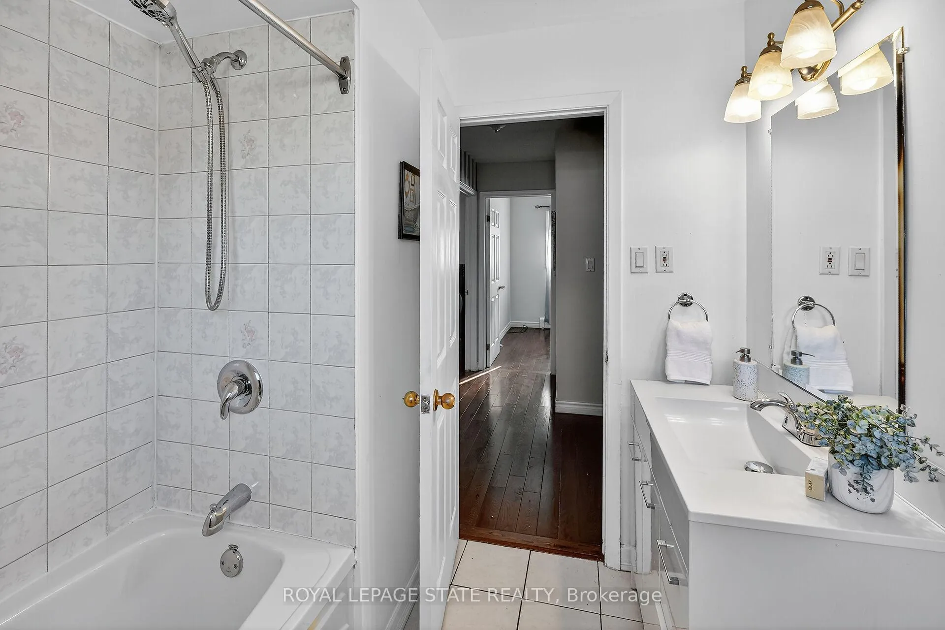 Photo 20 of 15 Grand Avenue, Grimsby, Grimsby Beach — HOMEH