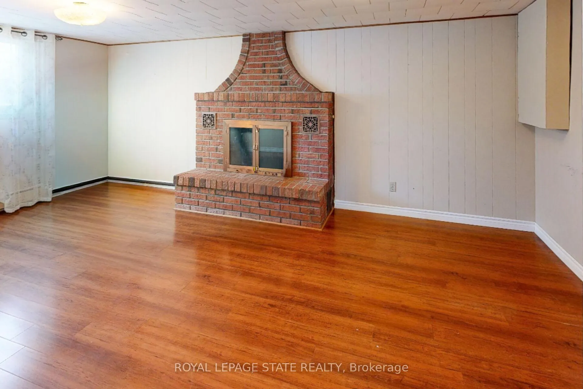 Photo 21 of 15 Grand Avenue, Grimsby, Grimsby Beach — HOMEH